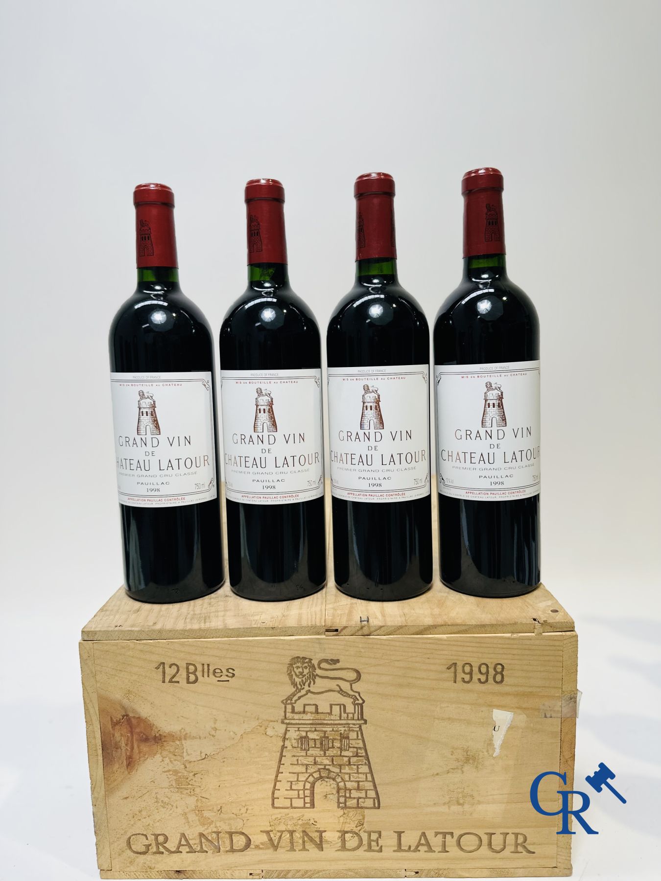 Vins - Bordeaux: Château Latour 1998, 0,75L. Rouge. 1er Grand Cru Classé. 12 bouteilles.