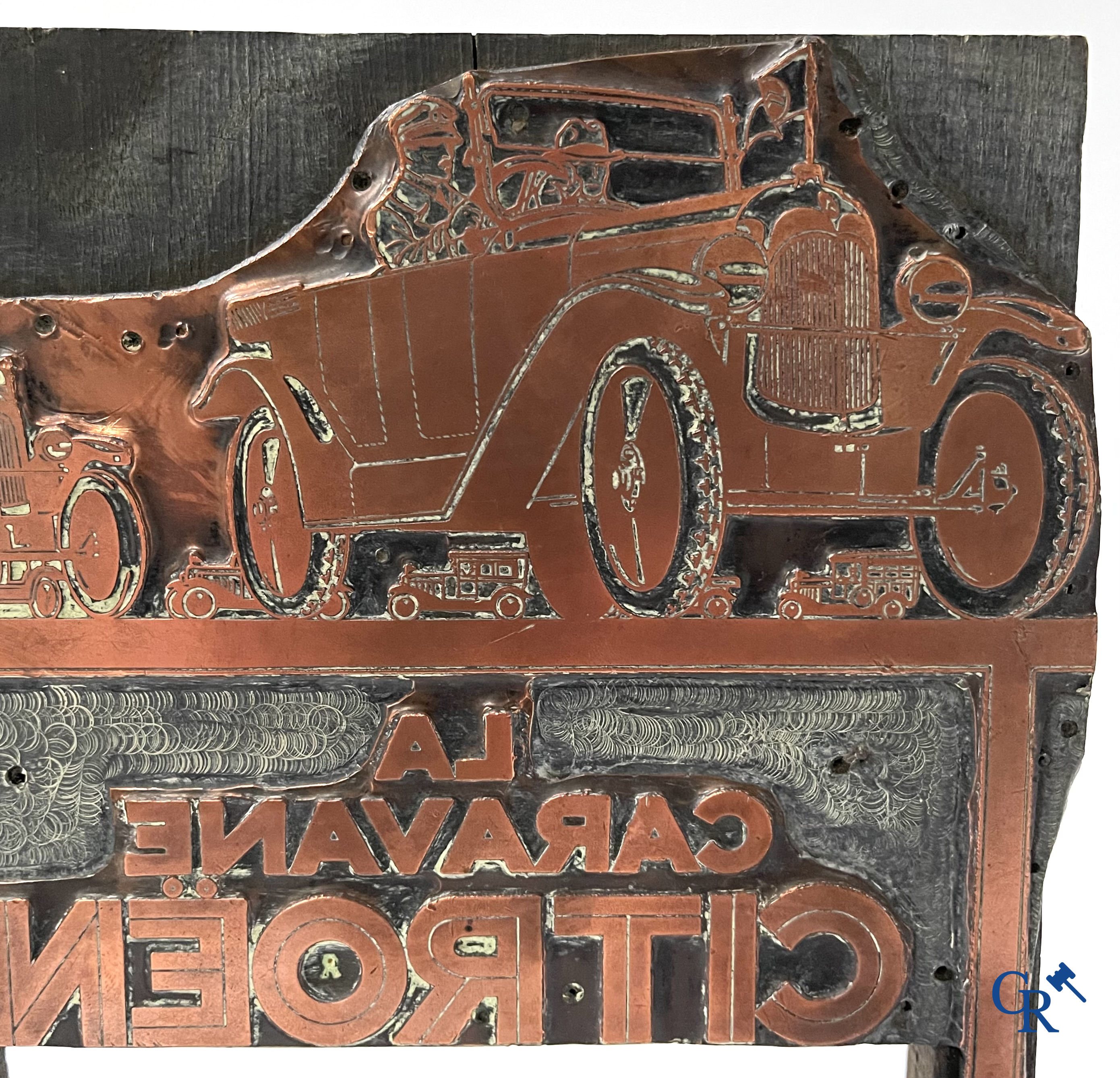 La Caravanne Citroën. Een etsplaat voor de expedities van de jaren '20 en '30 georganiseerd door André Citroën.