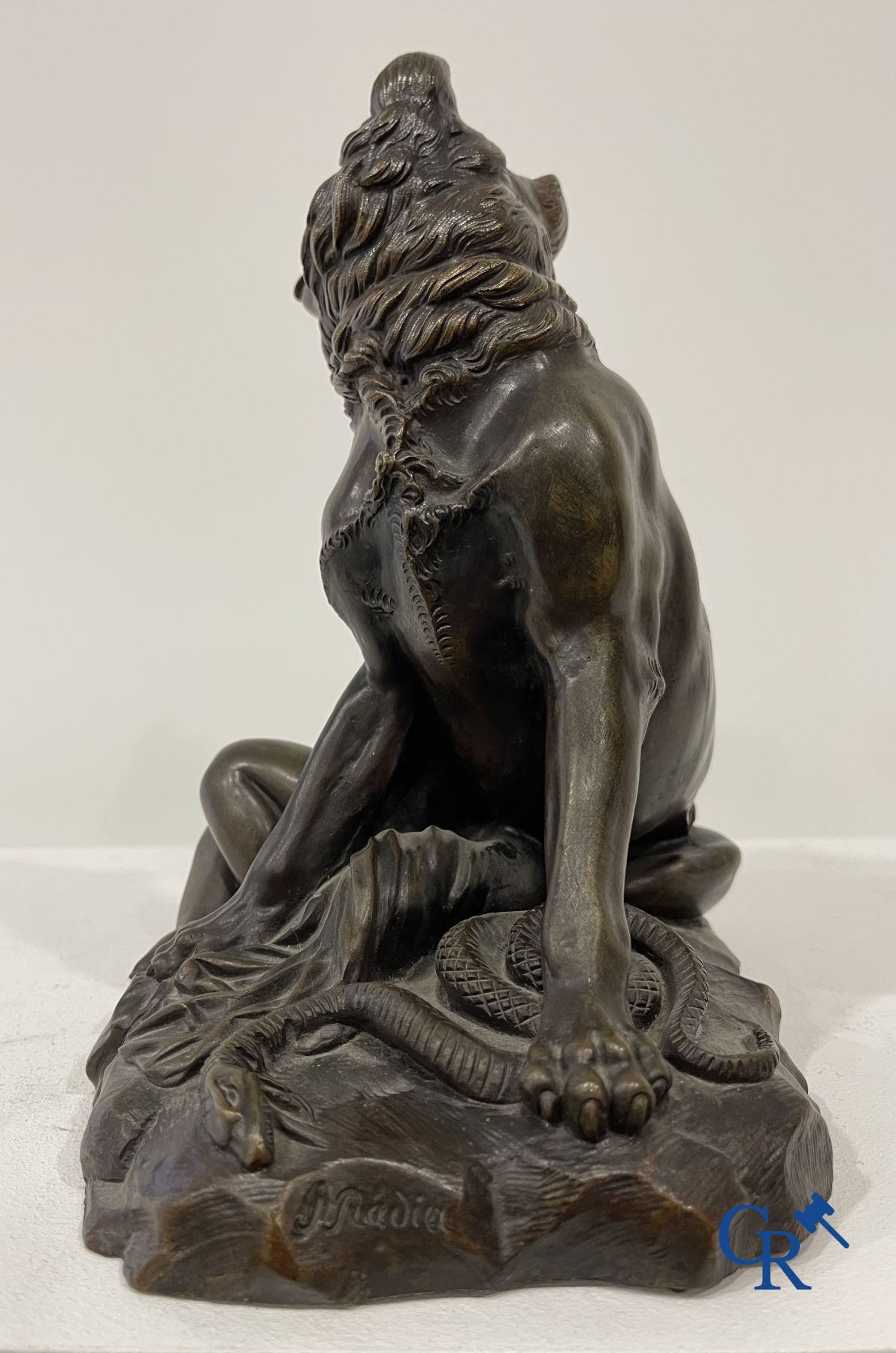 James Pradier: Bronzen beeld met mythologische voorstelling.