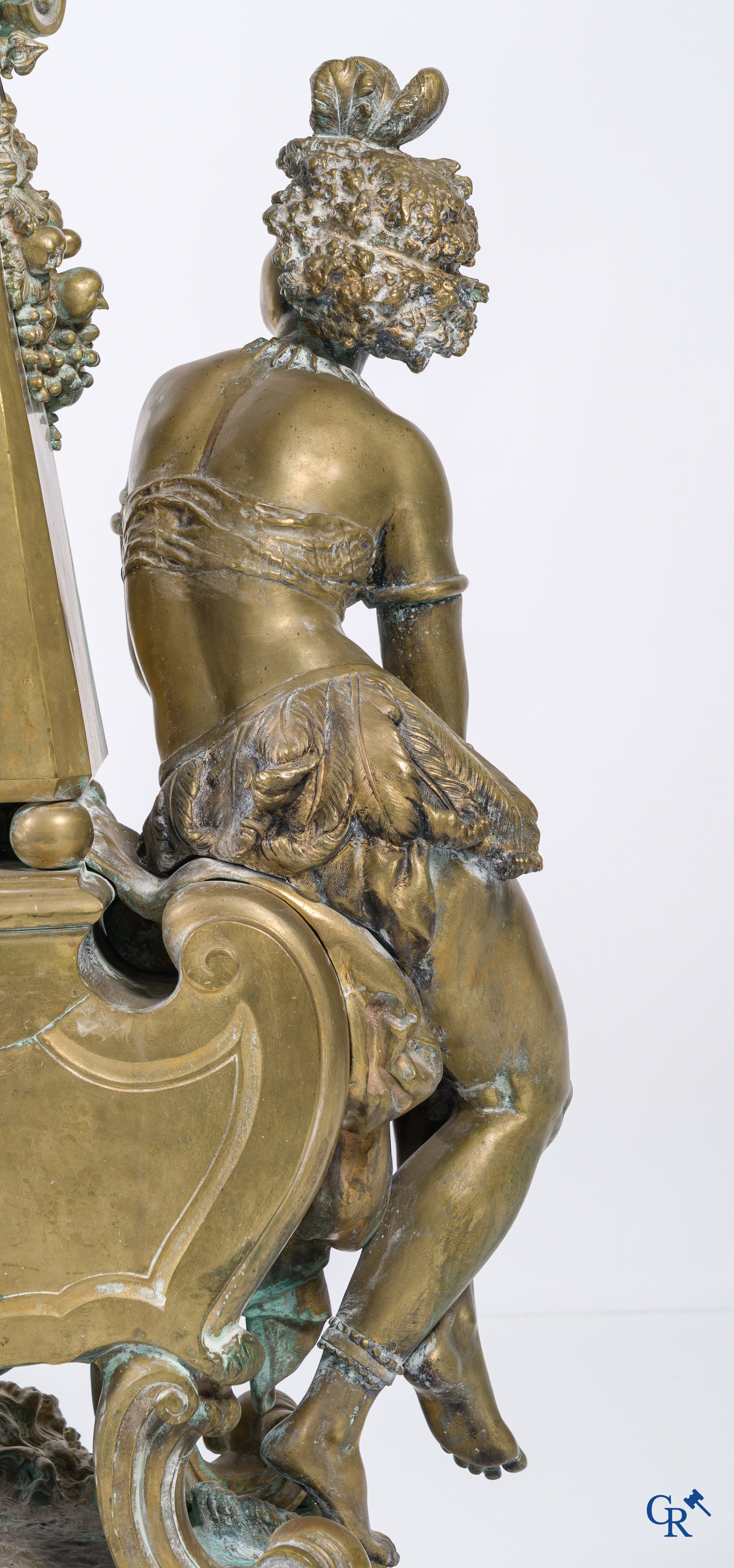 Frédéric-Eugène Piat en Samuel Marti. Uitzonderlijke pendule in brons met Nubische figuren. Circa 1860-1870.