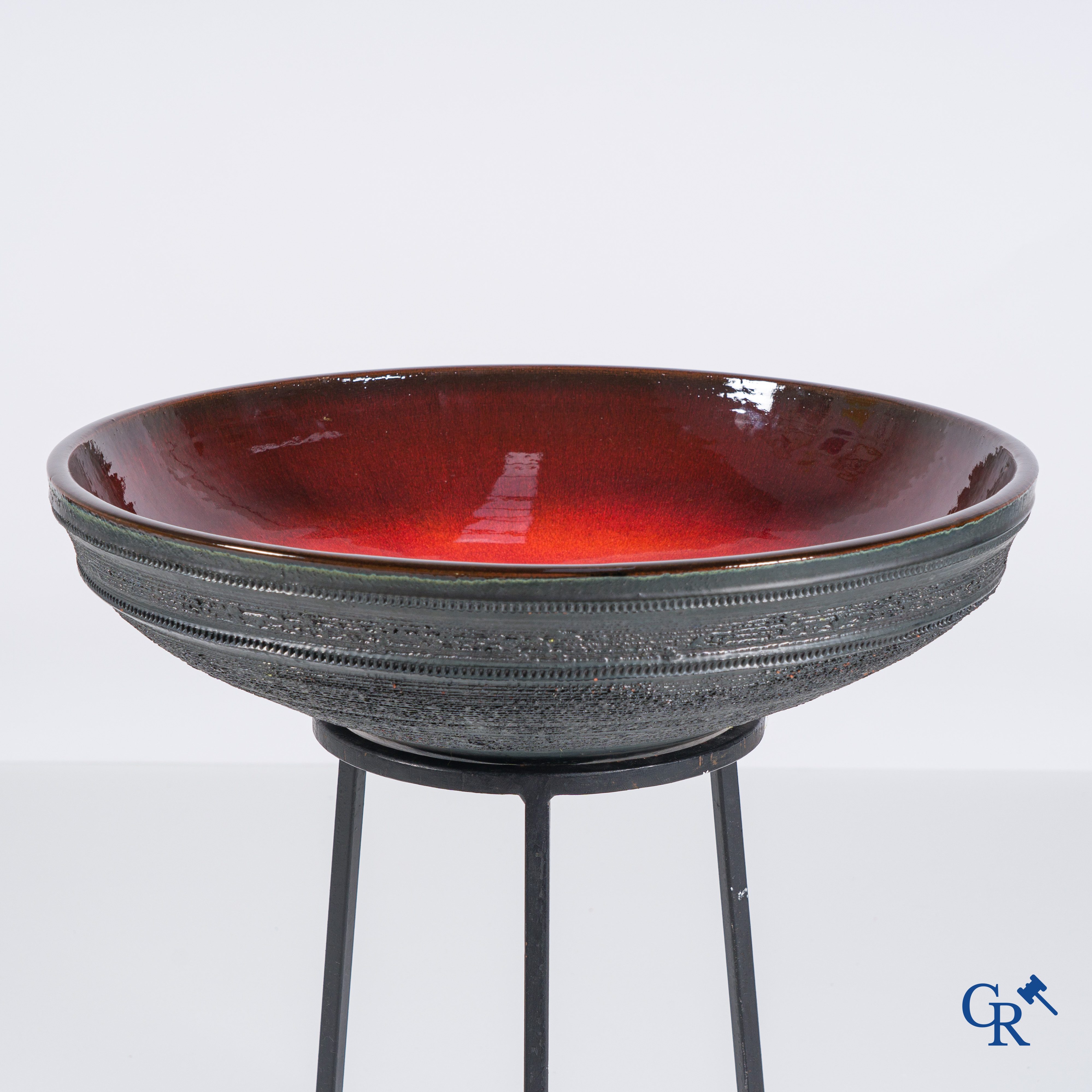 Elizabeth Vandeweghe for Perignem Amphora. A large bowl in glazed ceramic on a wrought iron stand.