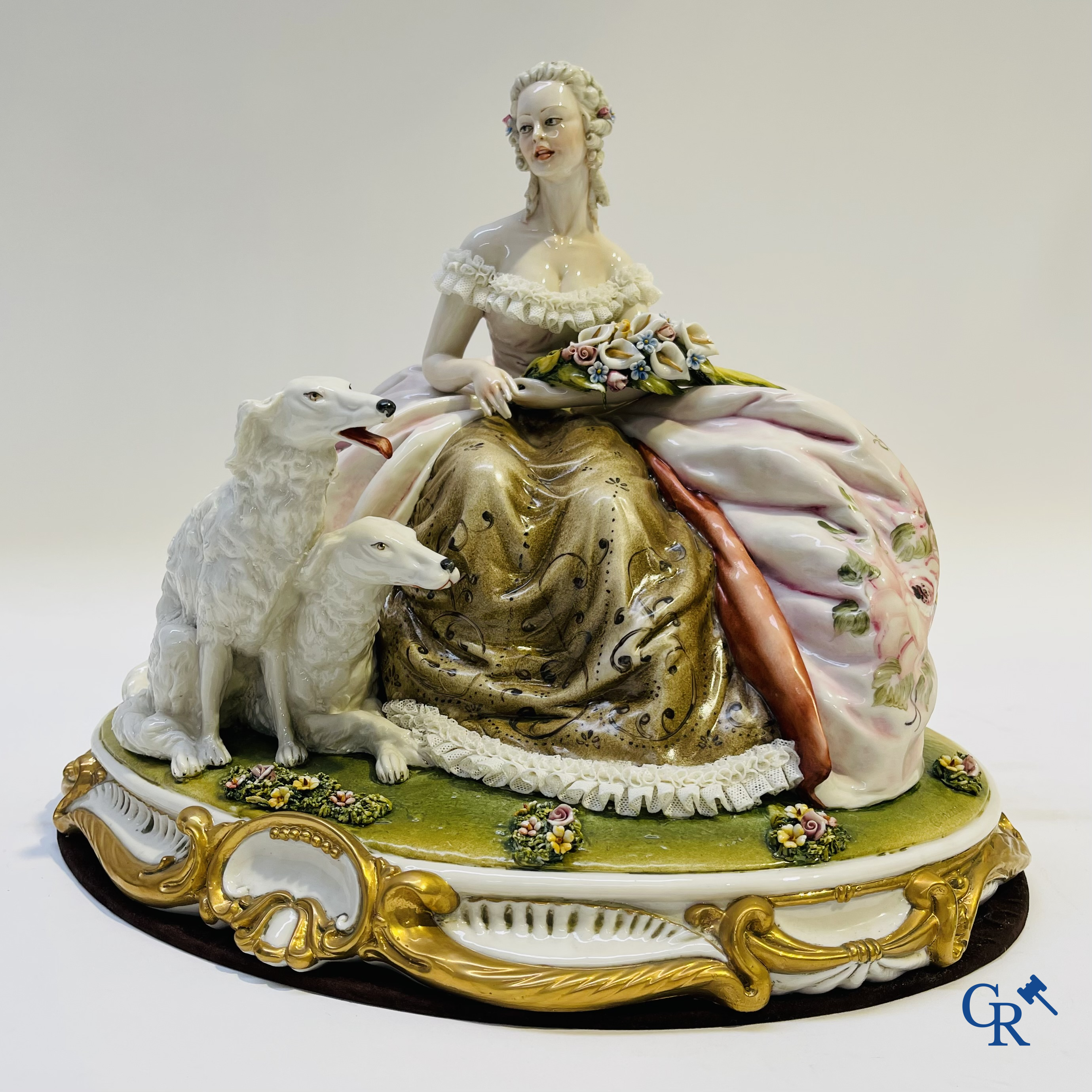 Porcelaine: Capodimonte: Groupe exceptionnel en porcelaine italienne avec dentelle.<br />
