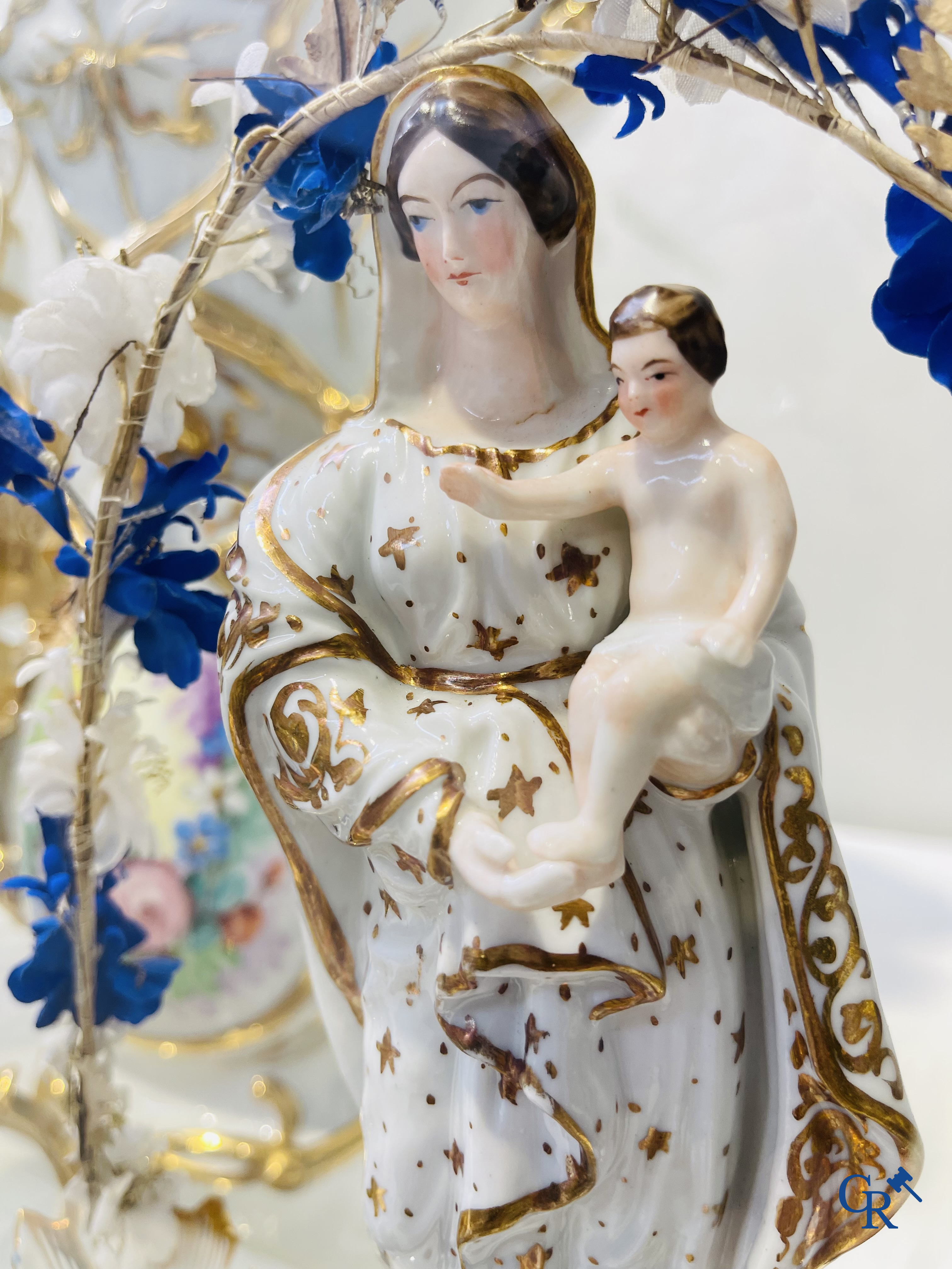 Large lot of holy water vessels, statues of saints, etc. in old Brussels and Paris porcelain. 