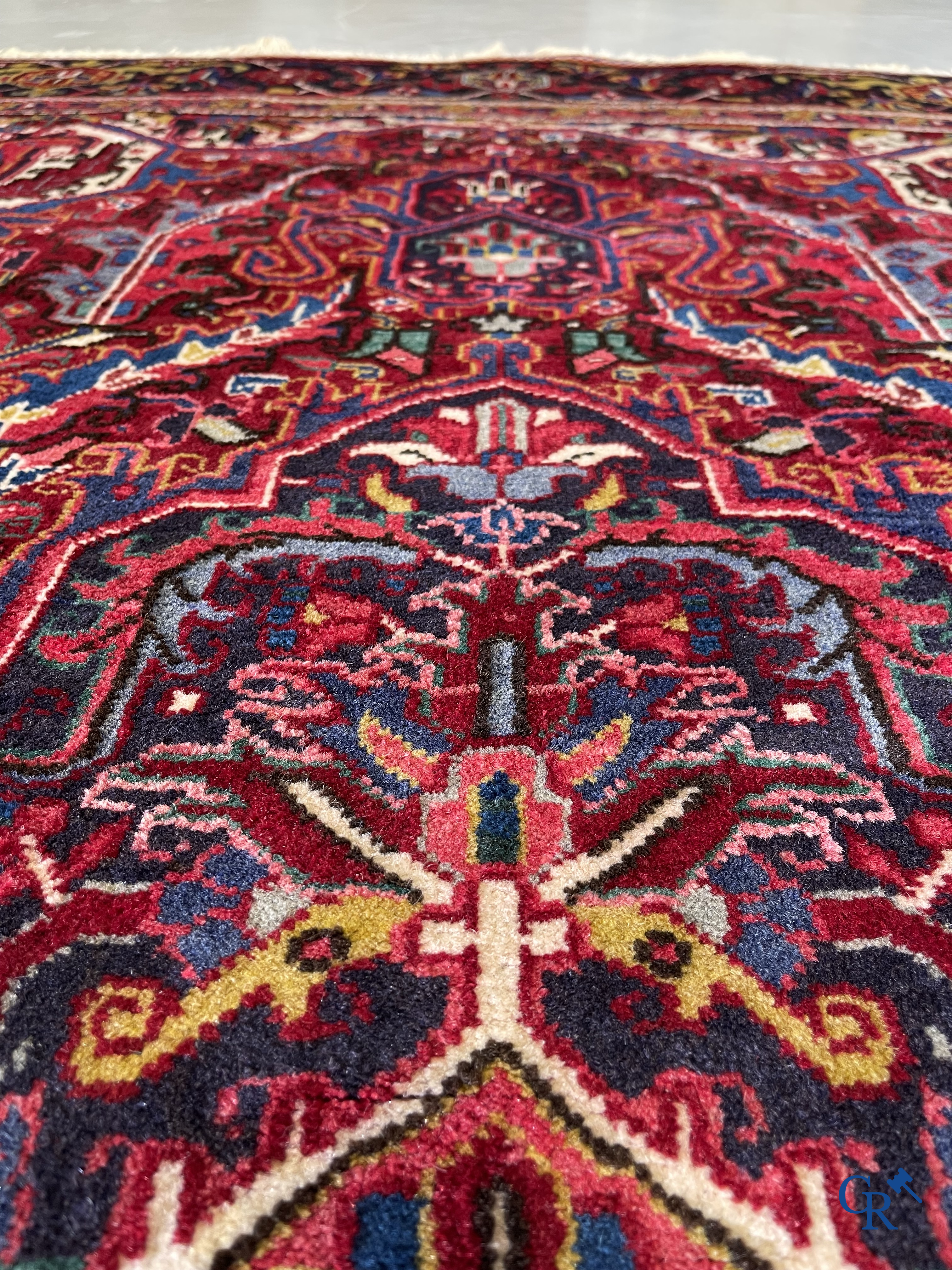 Tapis d'orient: Iran, un grand tapis persan noué à la main. Kashan.