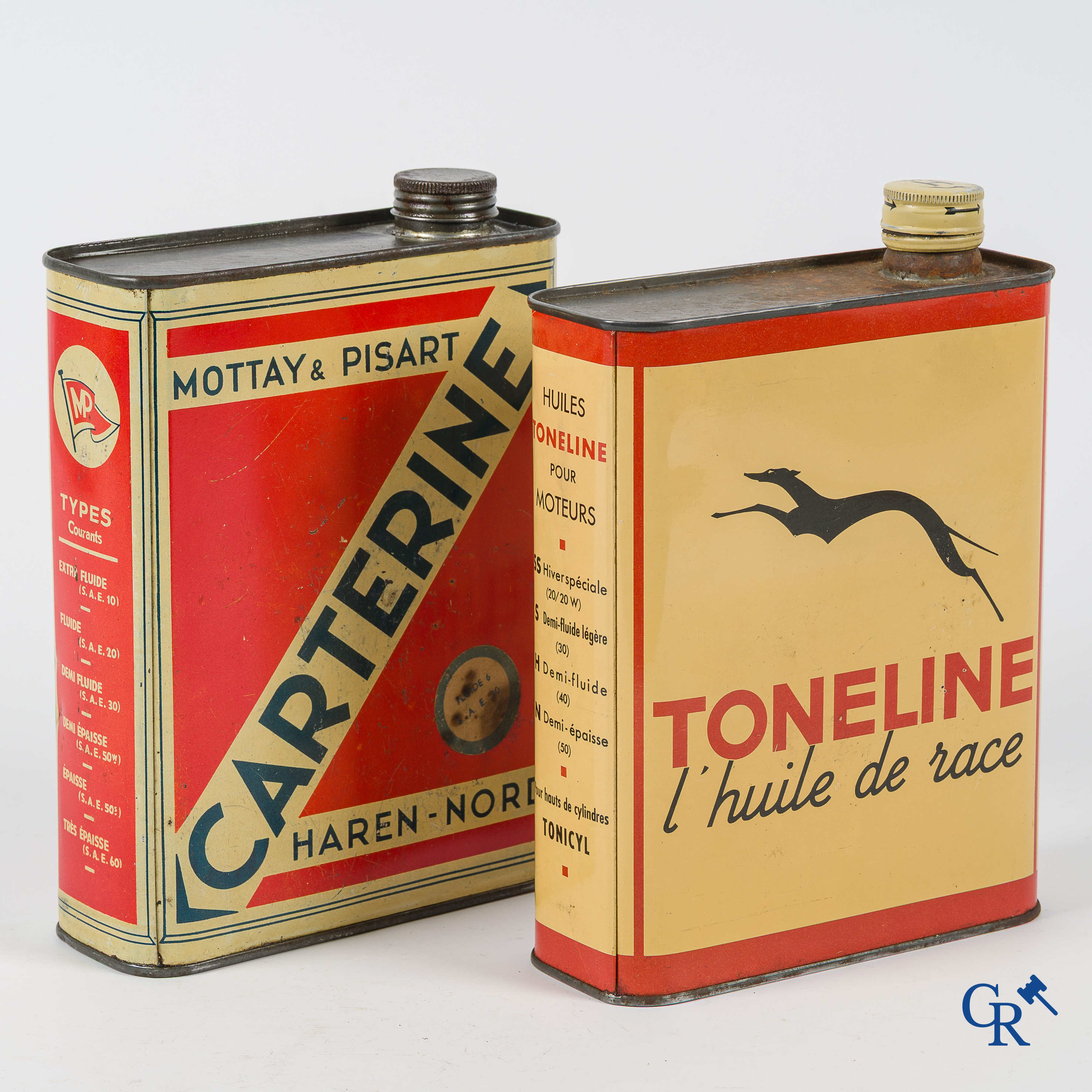 Automobilia. 2 olieblikken. Toneline en een zeldzaam olieblik Carterine. Circa 1940-1950.