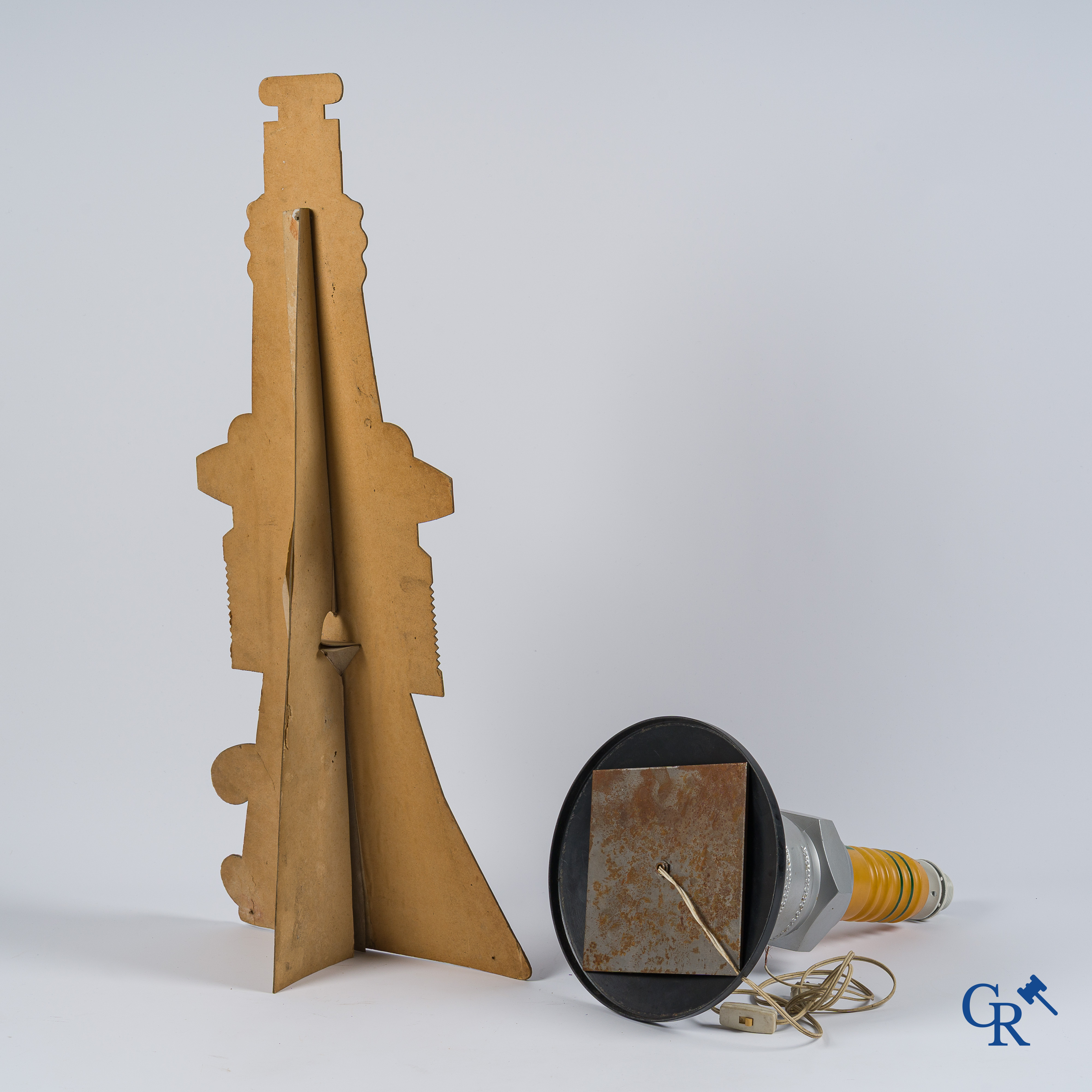 Bosch Germany et Bougie AC. Lampe en forme de bougie et carton de vitrine publicitaire. Années '40 et '60.