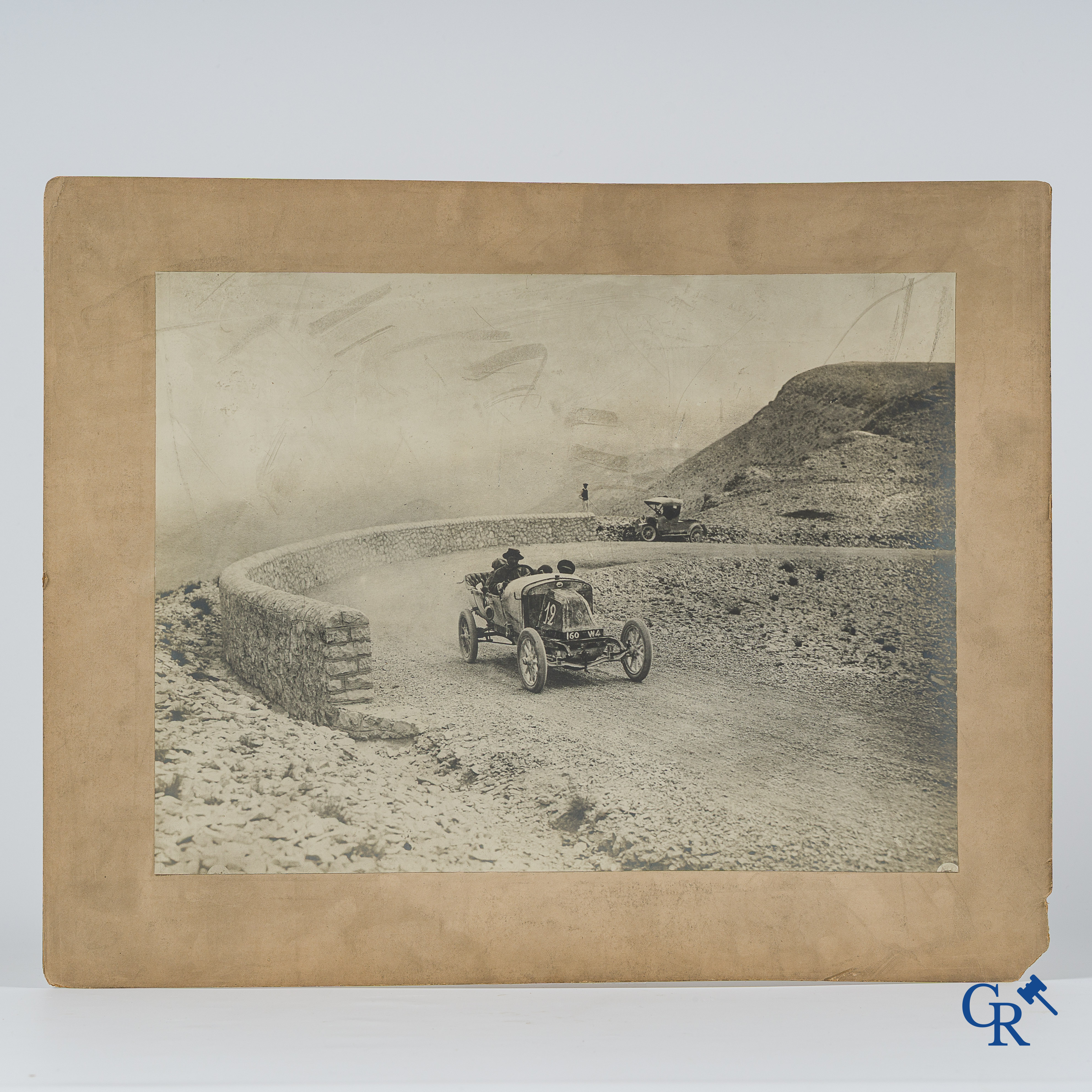 Automobilia. Fotografie. Uitzonderlijk grote foto van de autorace "de beklimming van de Mont Ventoux". Begin 1900.