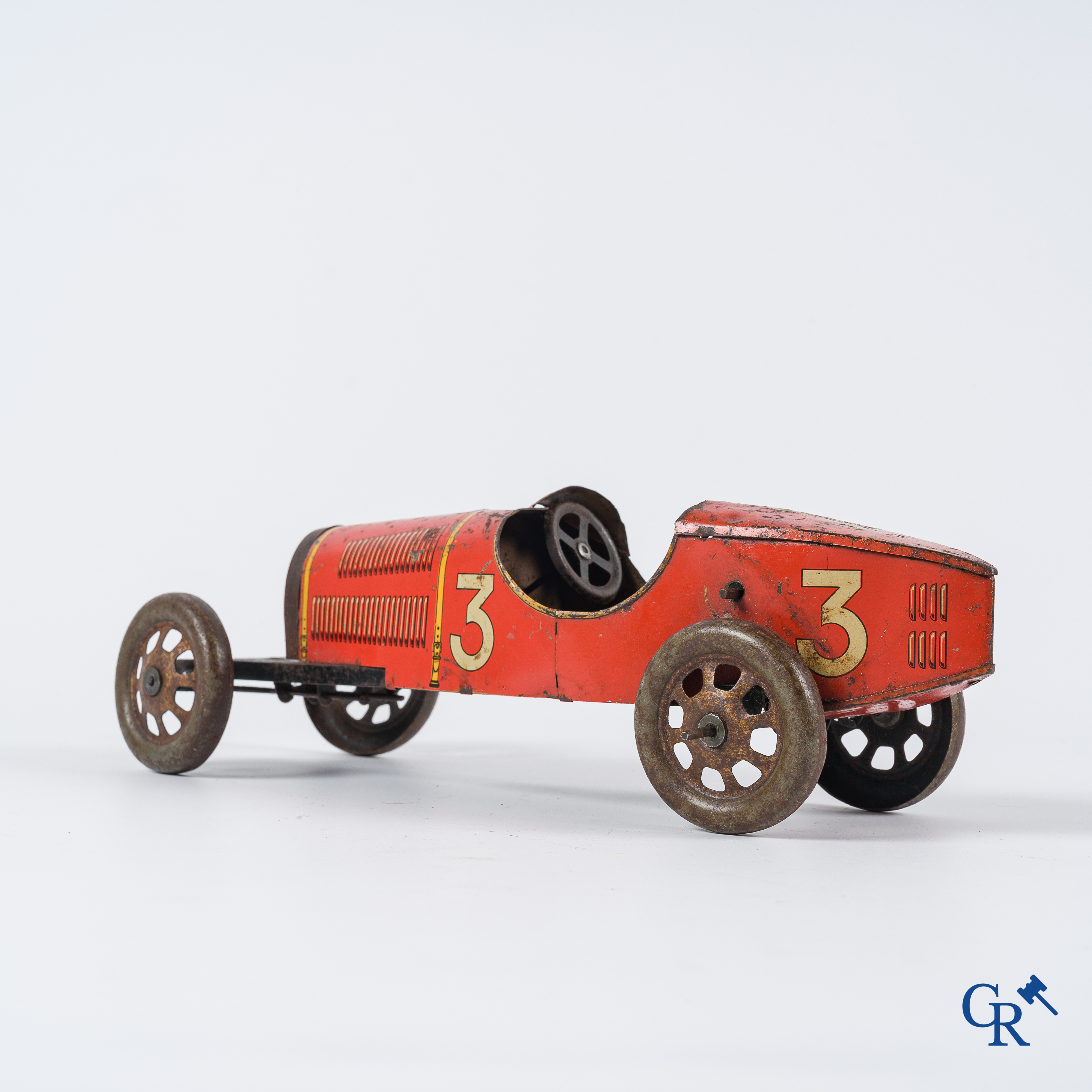 Oud Speelgoed. Jep, Frankrijk. Bugatti n°3, mechanische racewagen in beschilderd blik. Circa 1930.