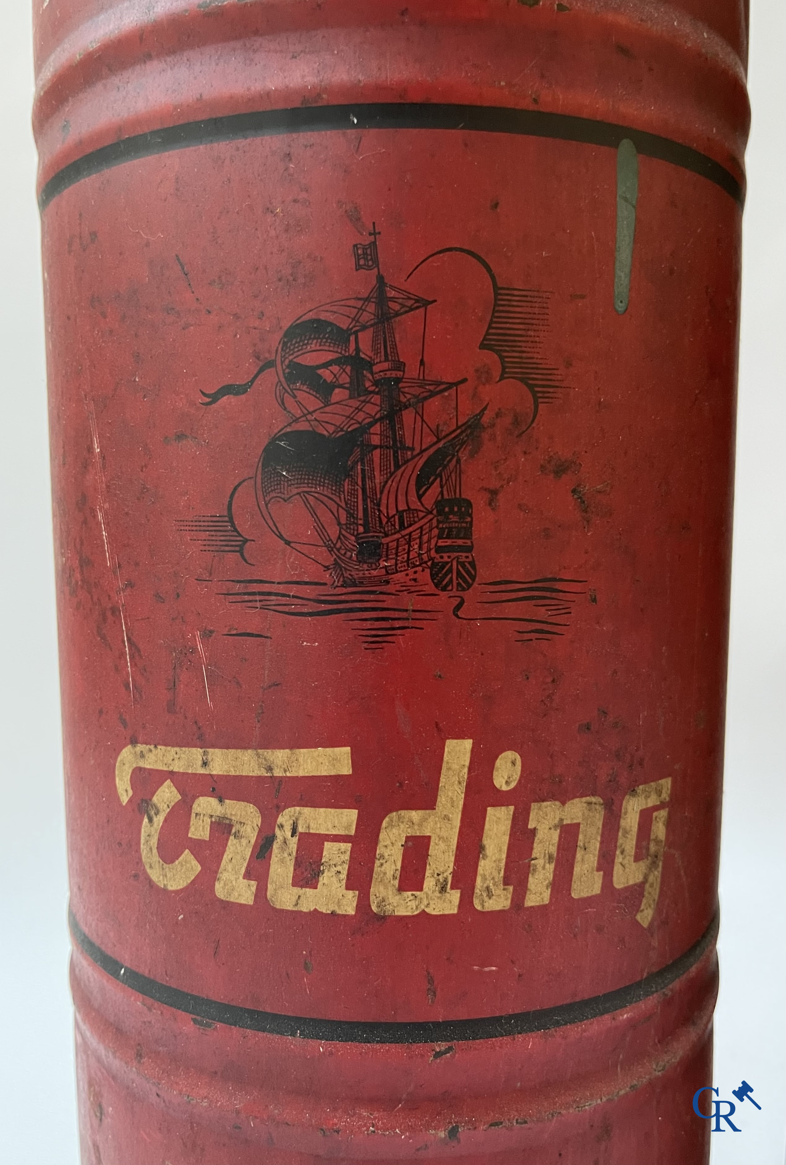 3 Grote olieblikken, 10 Liter, voor Caltex en Trading oil, Comptoir Houiller Bruxellois. Jaren '40.