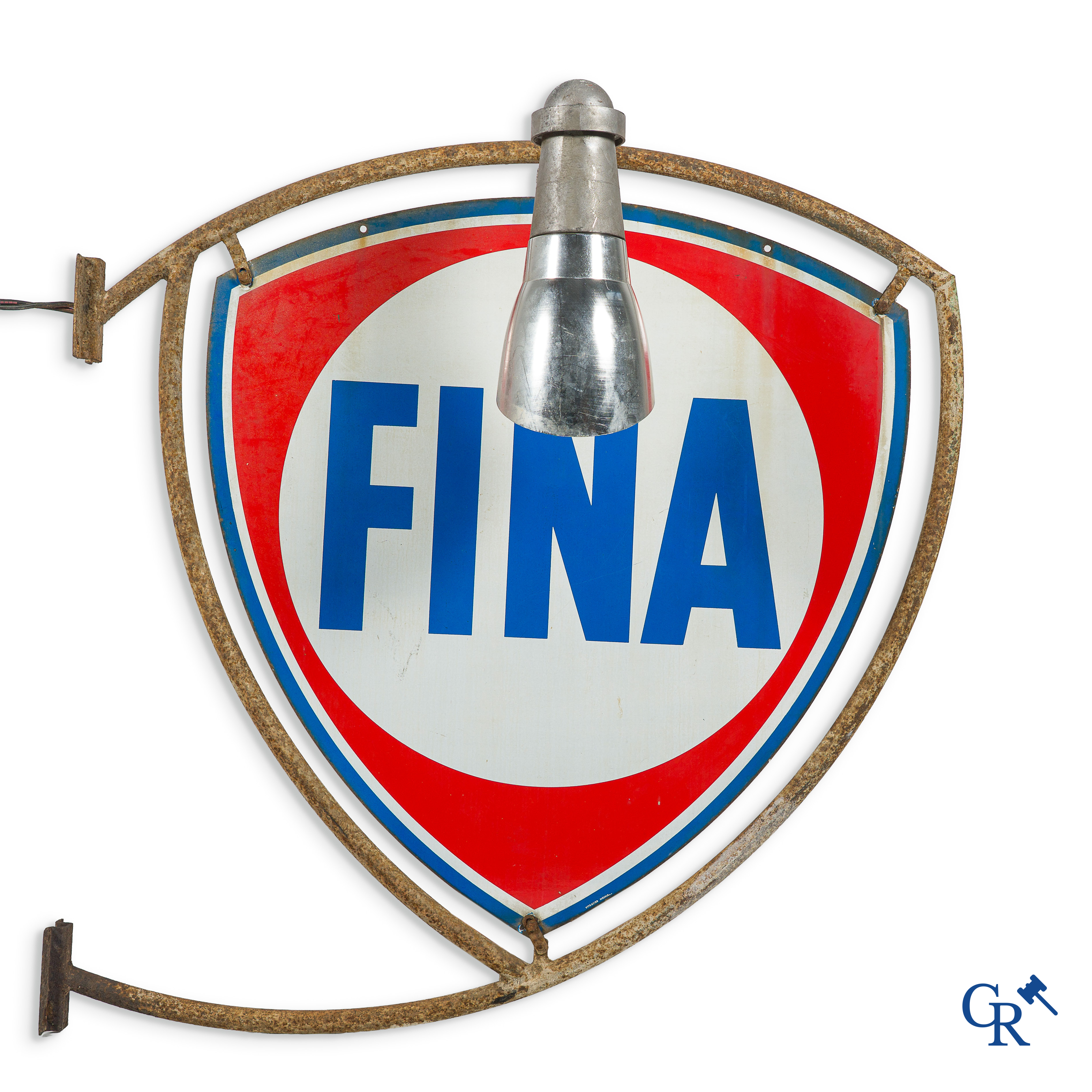 Fina. Groot dubbelzijdig geëmailleerd uithangbord in metalen frame met de originele aluminium spots. Circa 1950.