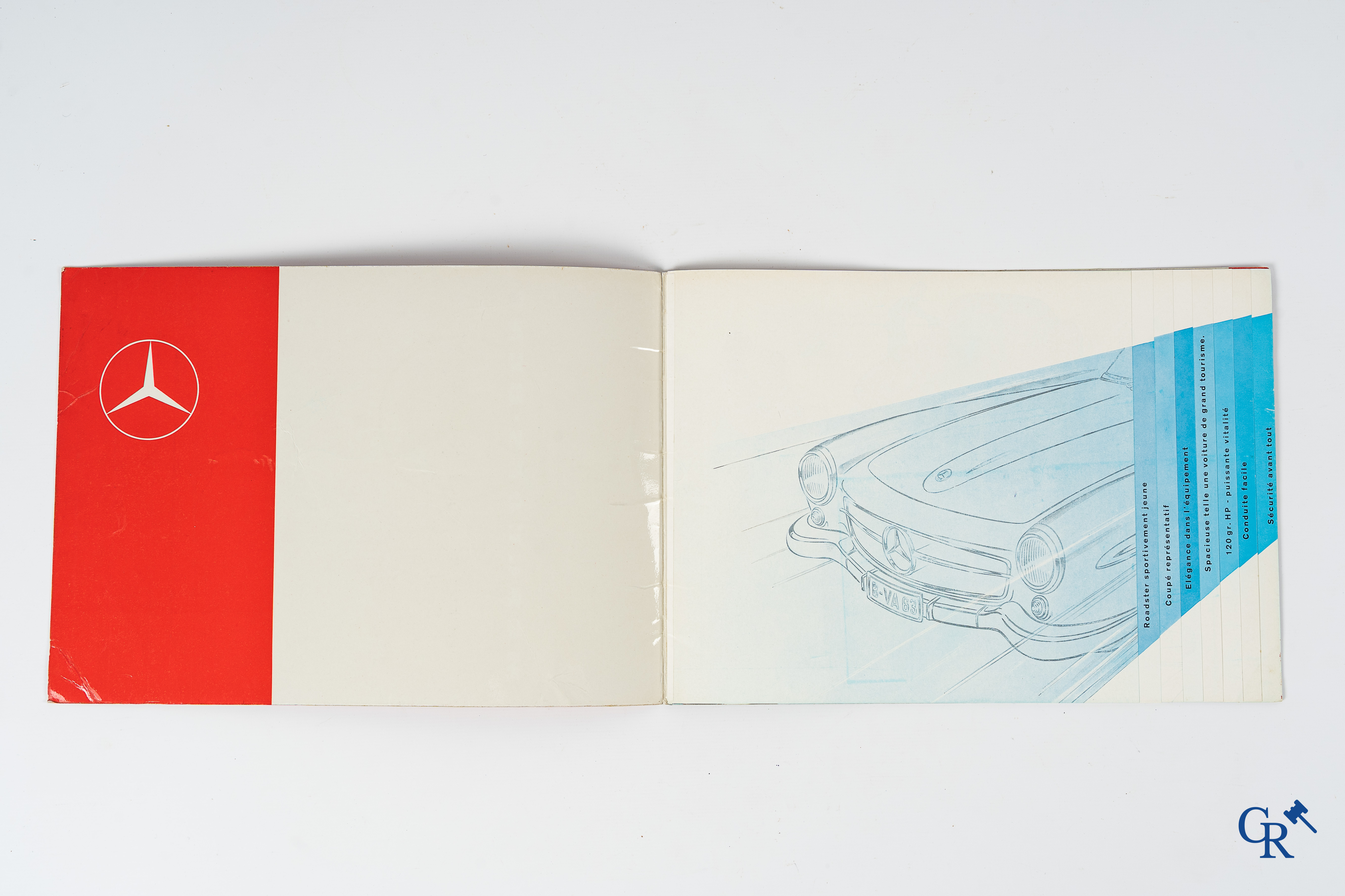 Automobilia. Mercedes Benz. Originele luxe publiciteitsfolder voor de 190SL Roadster en flyers voor de 300SL.