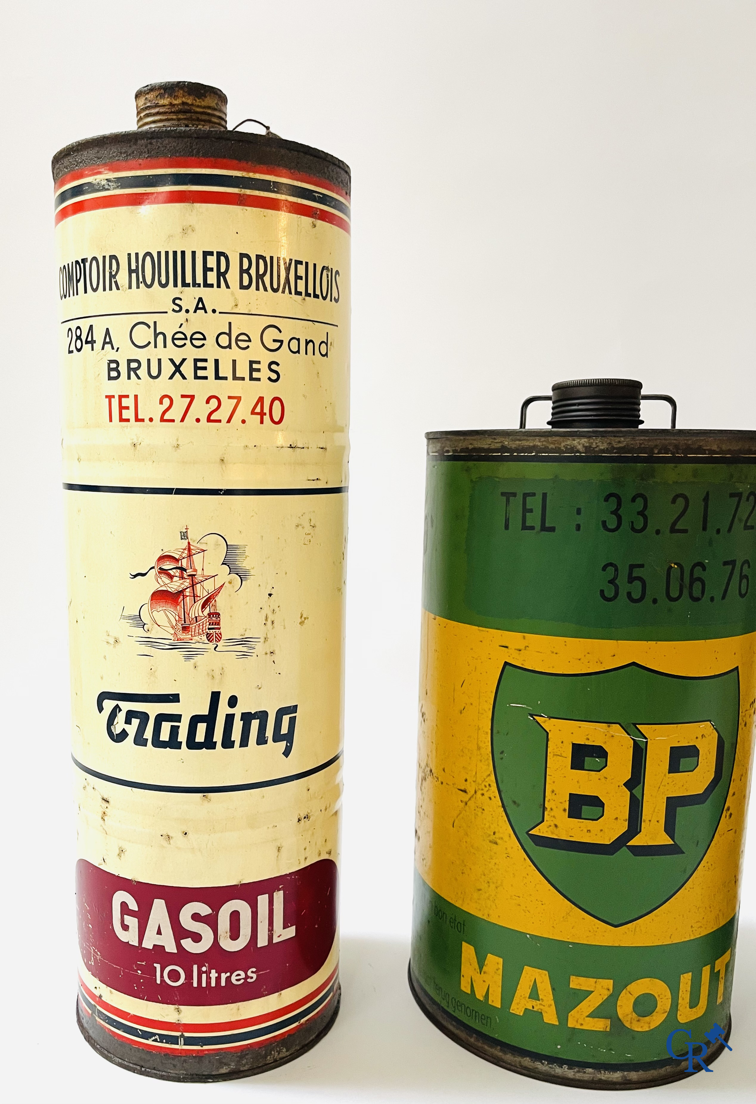 3 Grote olieblikken, 10 L. voor BP, Esso Blue en Trading oil, Comptoir Houiller Bruxellois. Jaren '40.