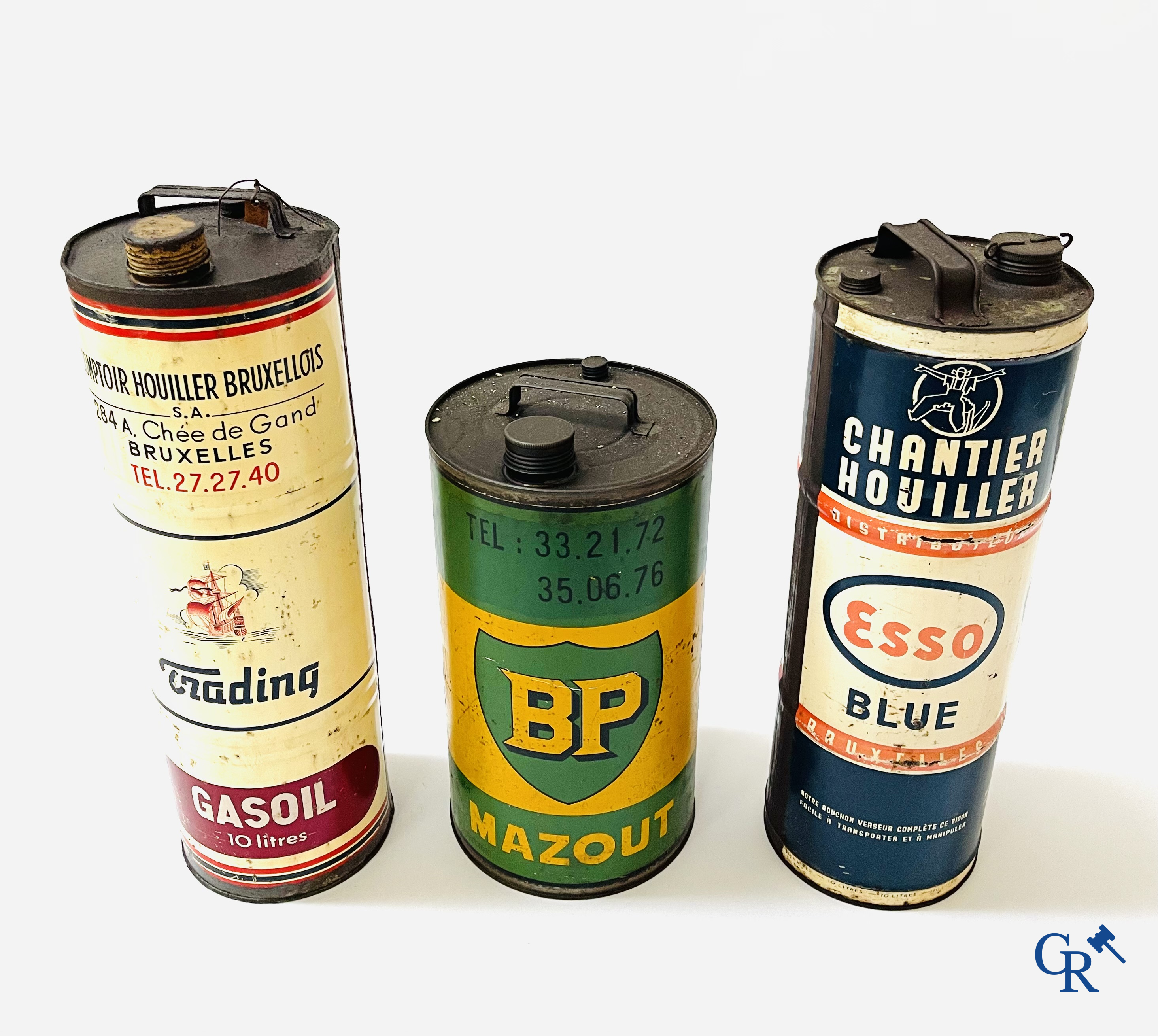 3 Grote olieblikken, 10 L. voor BP, Esso Blue en Trading oil, Comptoir Houiller Bruxellois. Jaren '40.