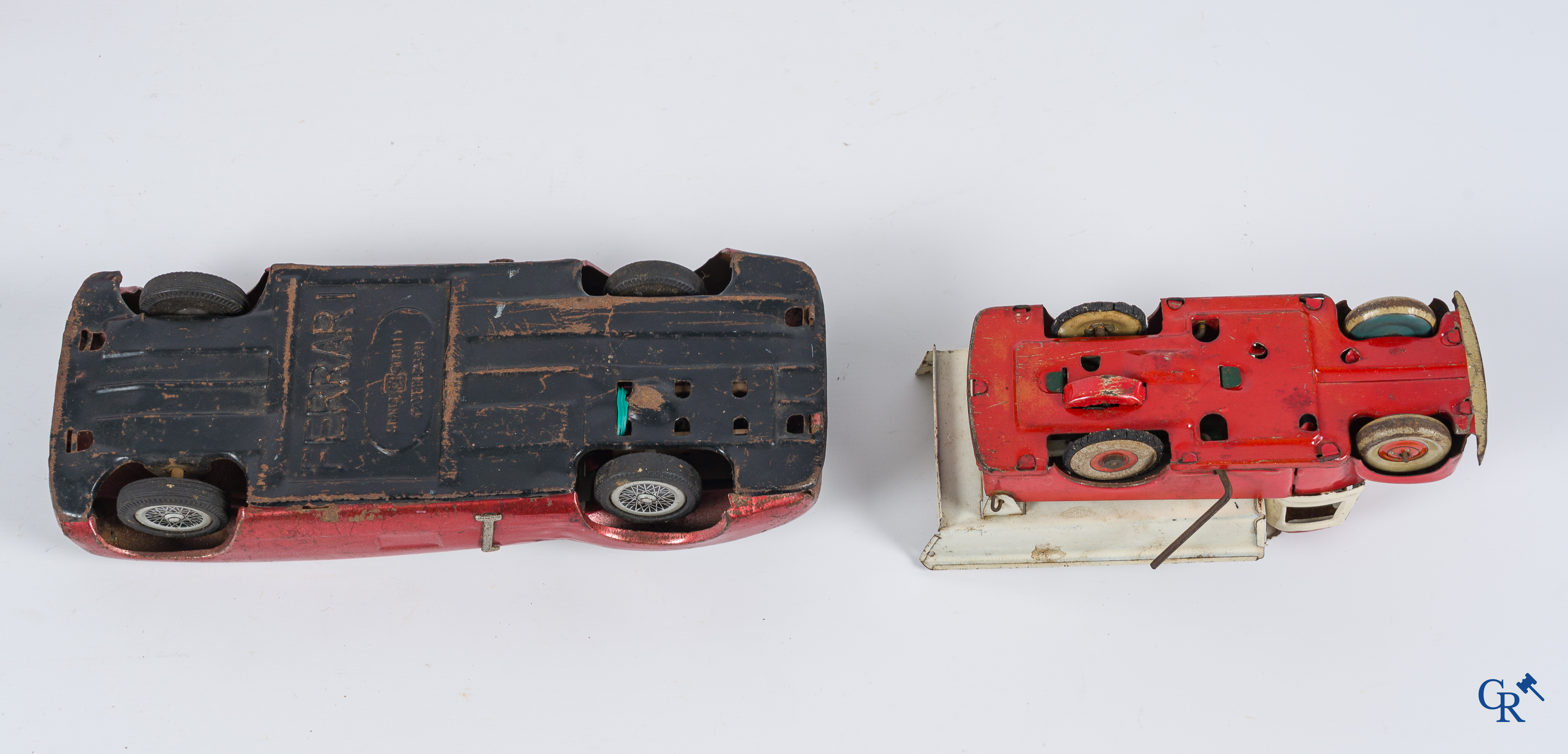 Oud speelgoed. Mooi lot speeldgoed in blik. Japan (Ferrari), Joustra, Falcon speedboot, Modern Toys, enz.
