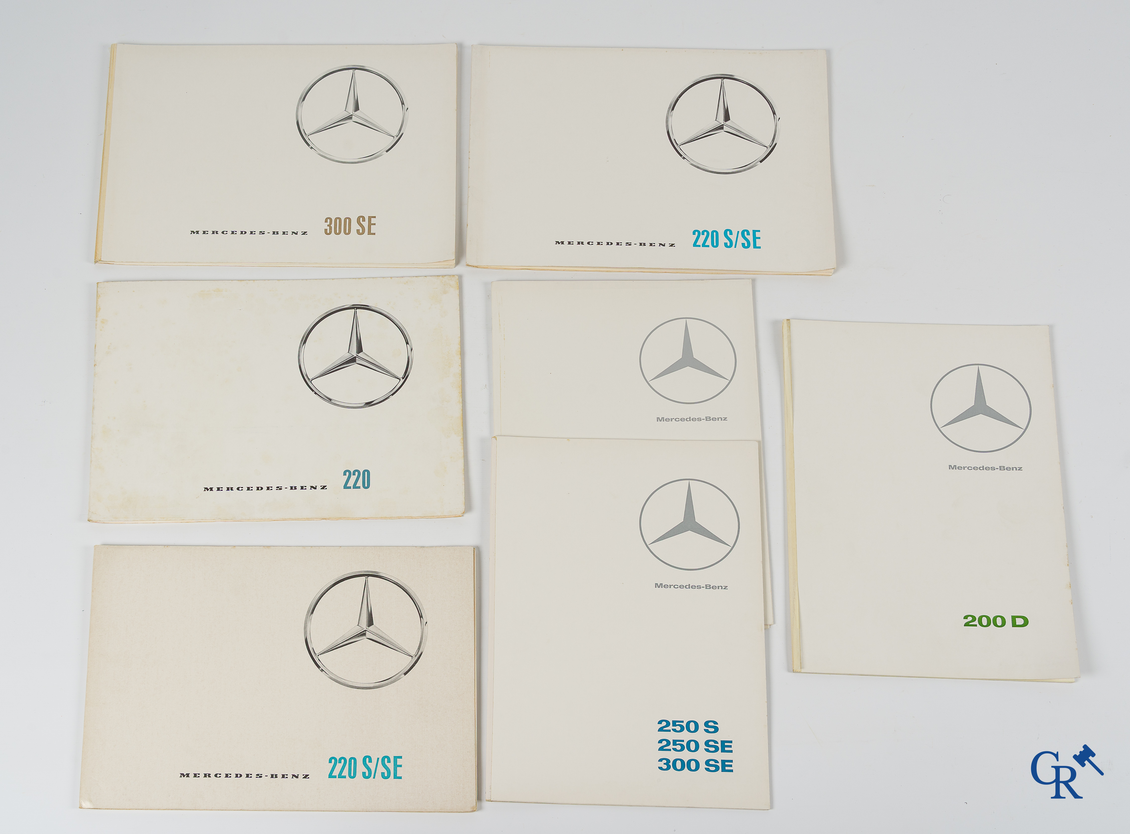 Automobilia. Mercedes Benz. 7 originele luxe publiciteitsfolders.