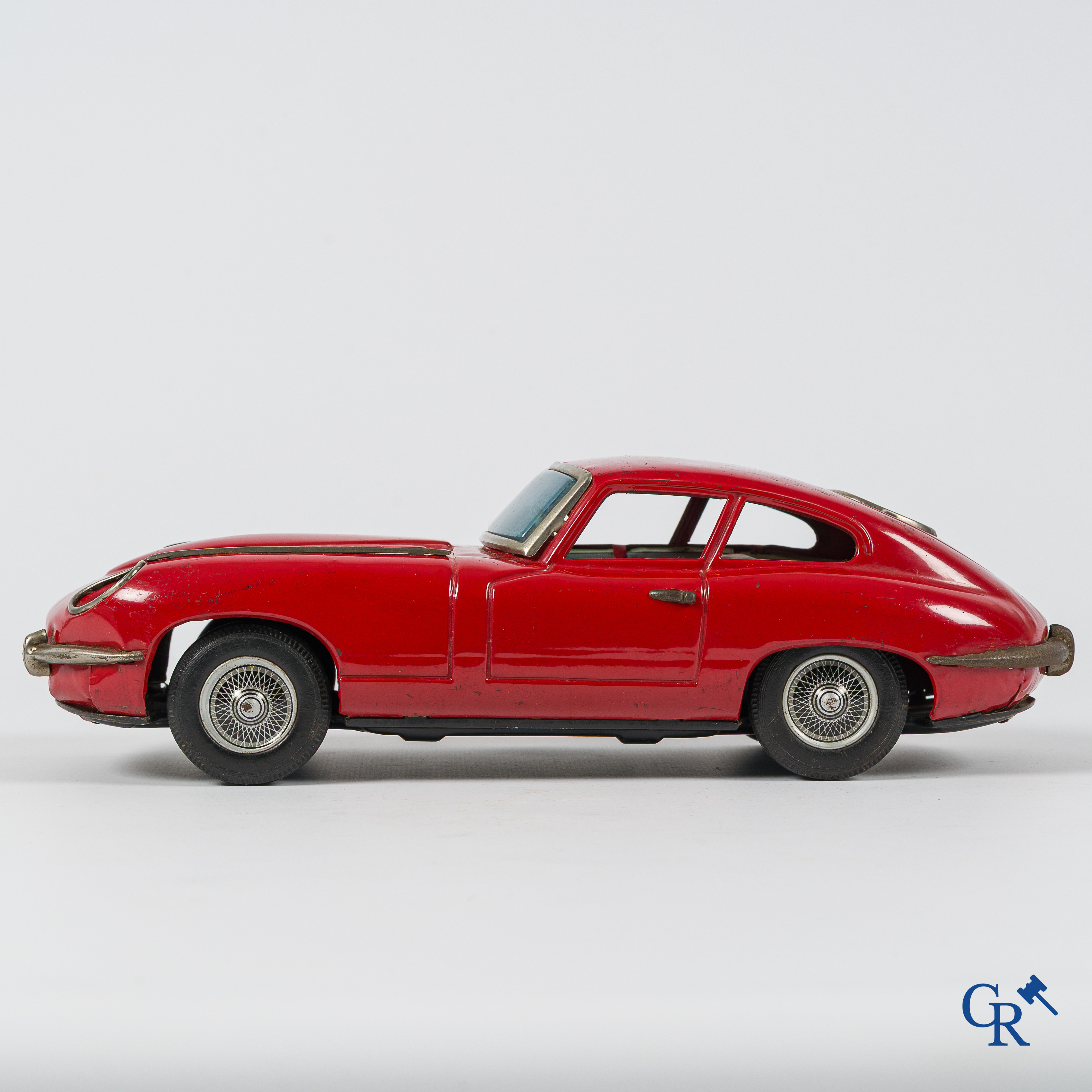 Nomura Toys, TN, made in Japan, Jaguar E-Type in blik met frictie aandrijving. Jaren '60.
