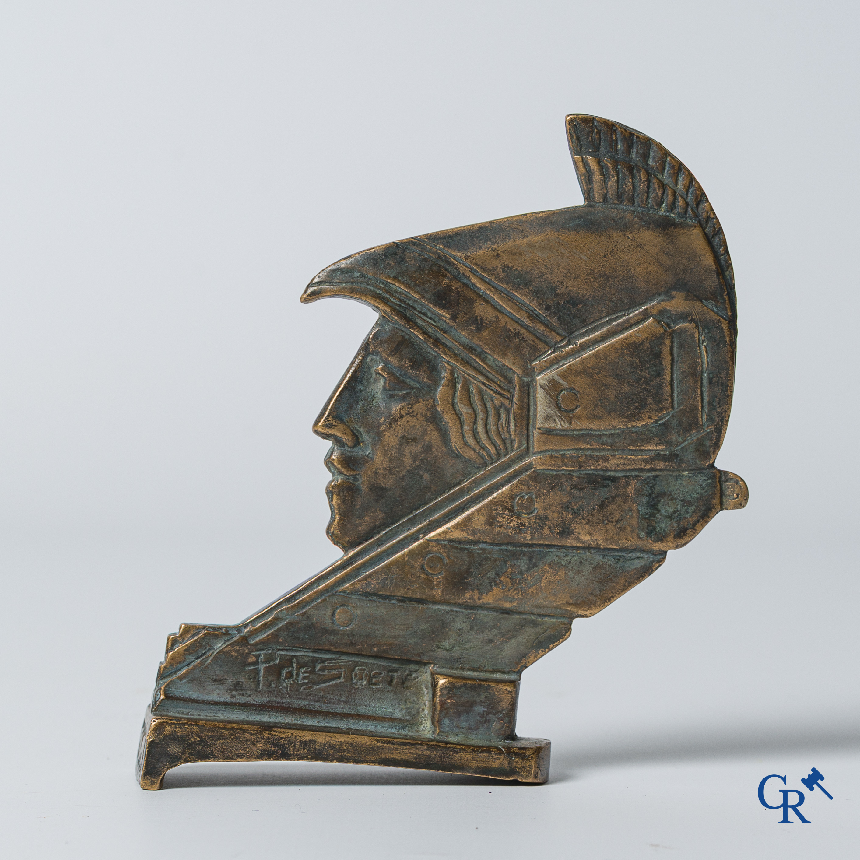 Automobilia. Minerva, Pierre de Soete. Originele auto mascotte in verzilverd brons. Jaren '20.