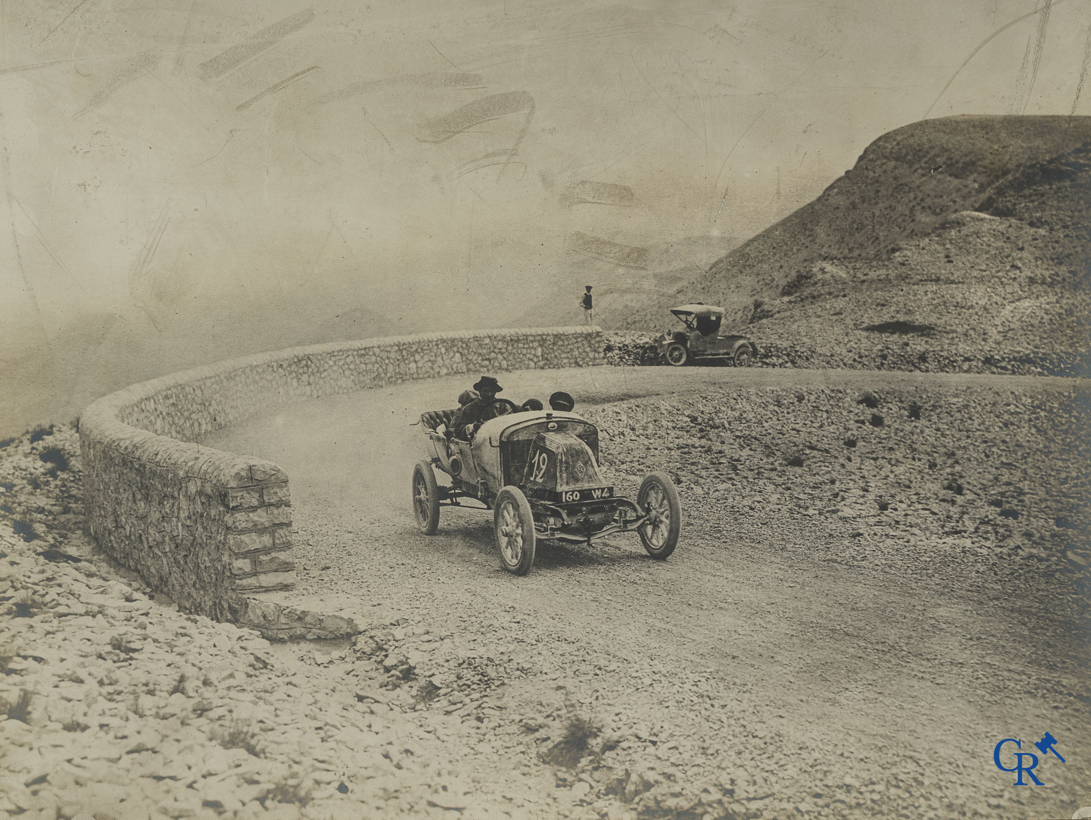 Automobilia. Fotografie. Uitzonderlijk grote foto van de autorace "de beklimming van de Mont Ventoux". Begin 1900.