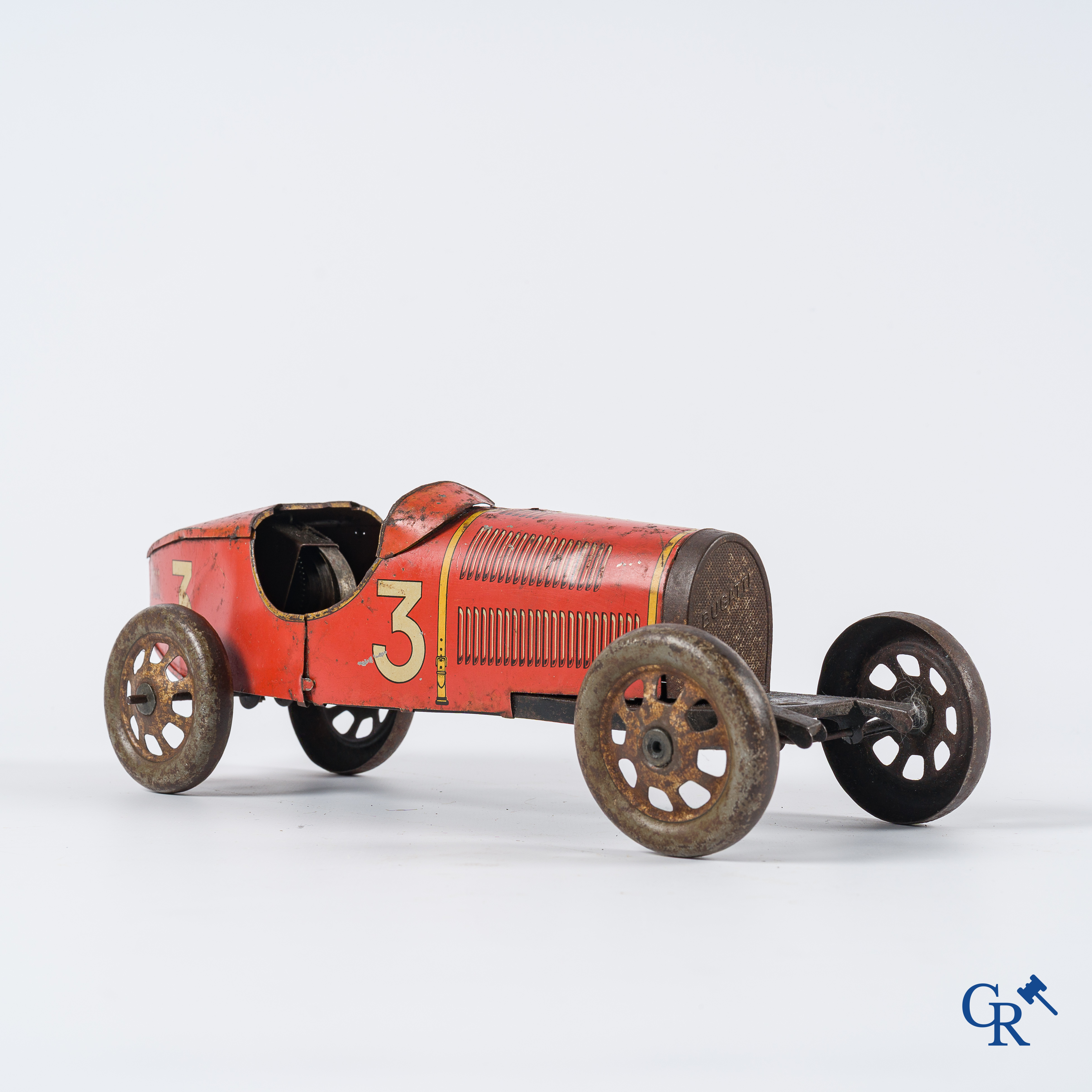 Oud Speelgoed. Jep, Frankrijk. Bugatti n°3, mechanische racewagen in beschilderd blik. Circa 1930.