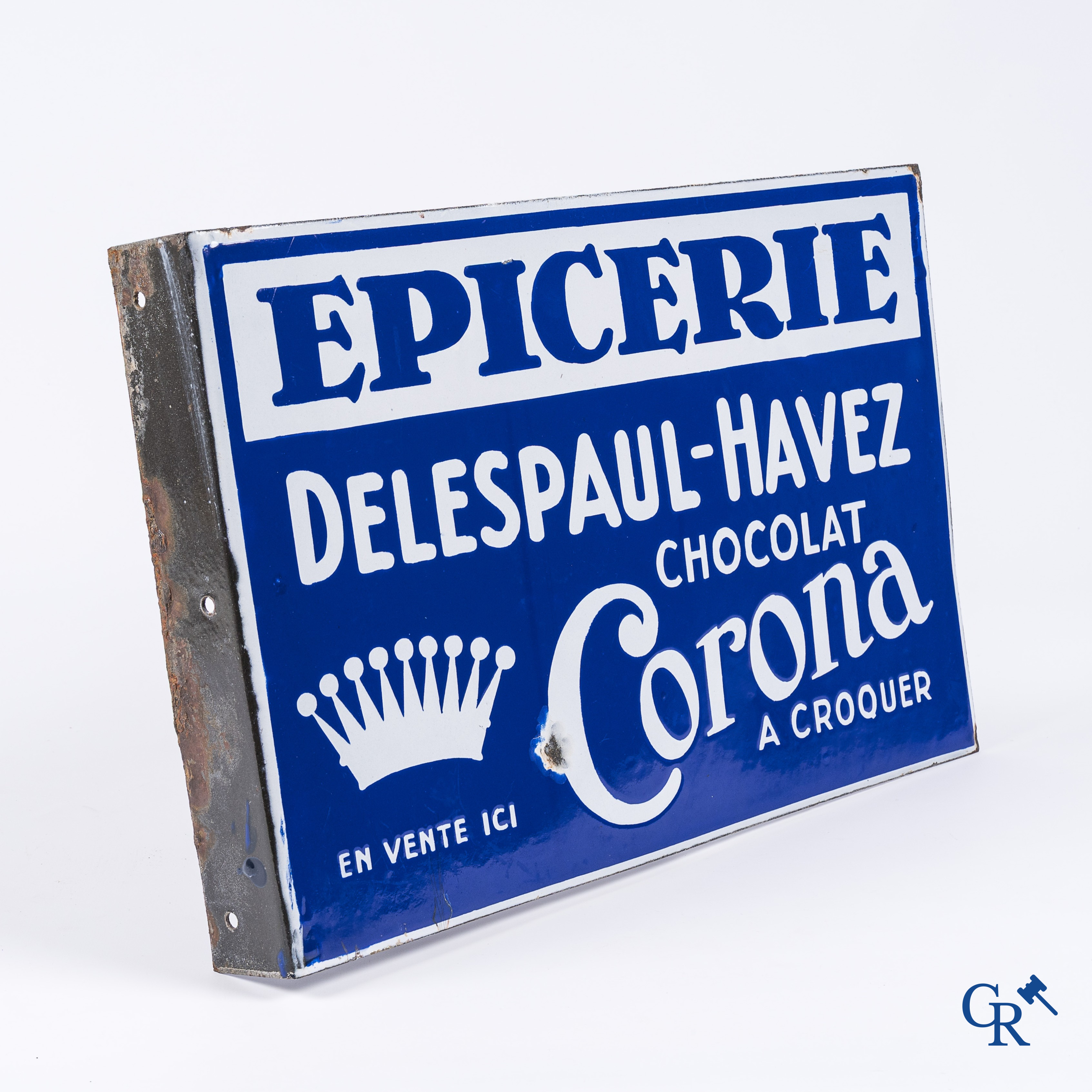 Chocolat Delespaul-Havez. Dubbelzijdig uithangbord in emaille voor een kruidenierswinkel. Circa 1930.