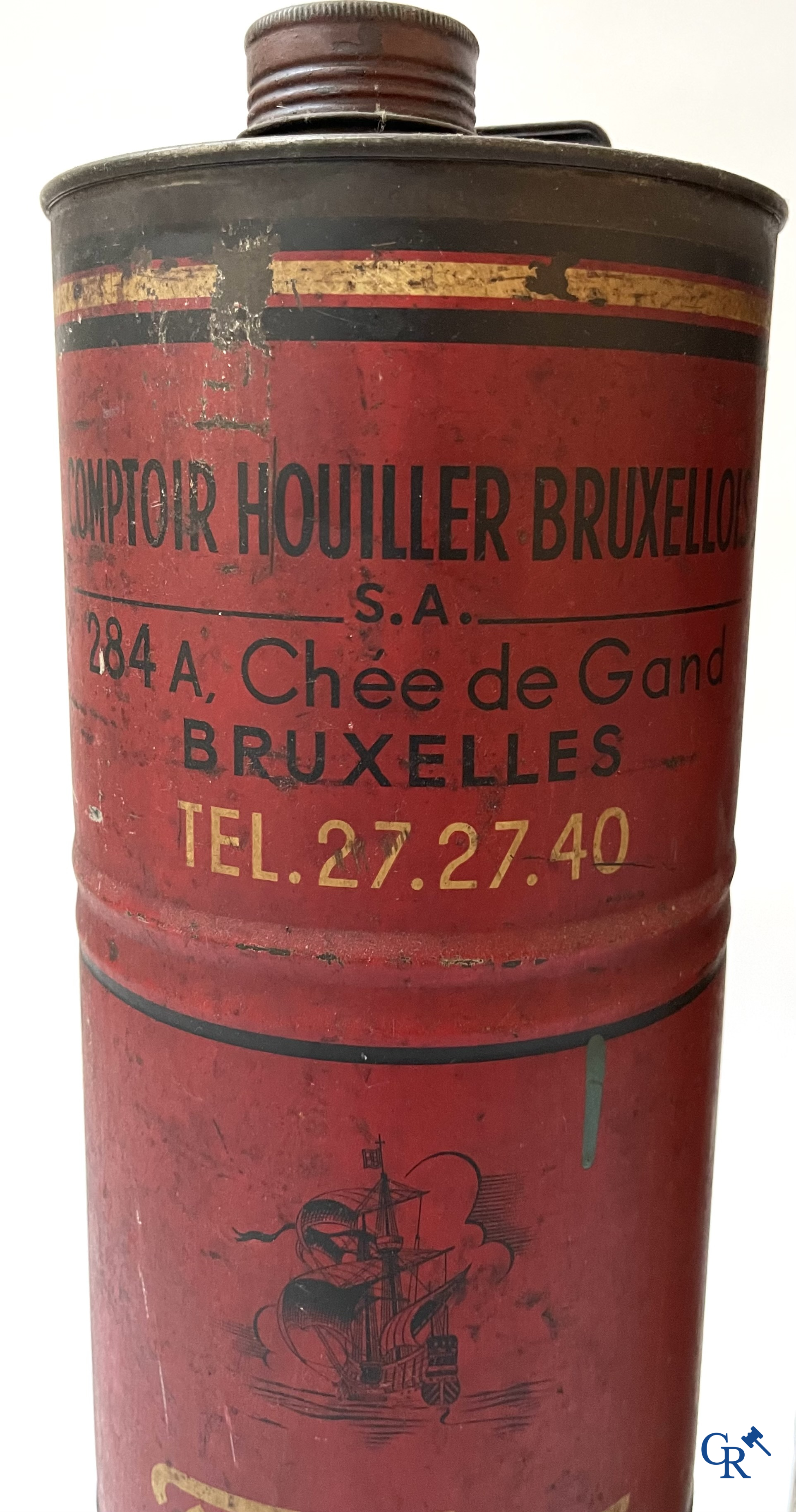 3 Grote olieblikken, 10 Liter, voor Caltex en Trading oil, Comptoir Houiller Bruxellois. Jaren '40.