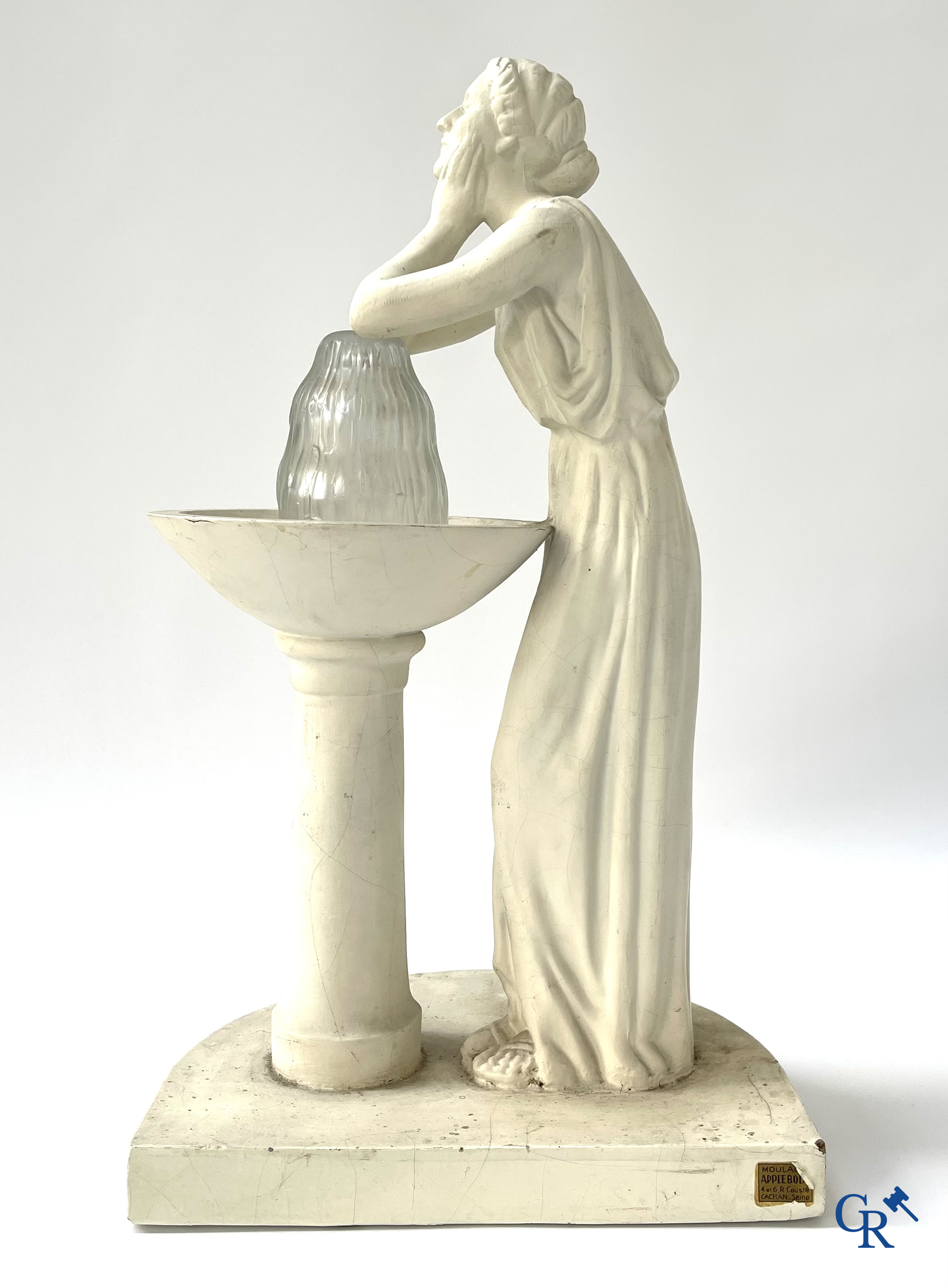Vichy, Source de beauté. Lamp in papier-maché opgelegd met gepatineerd plaaster. Vroege uitvoering circa 1930-40.