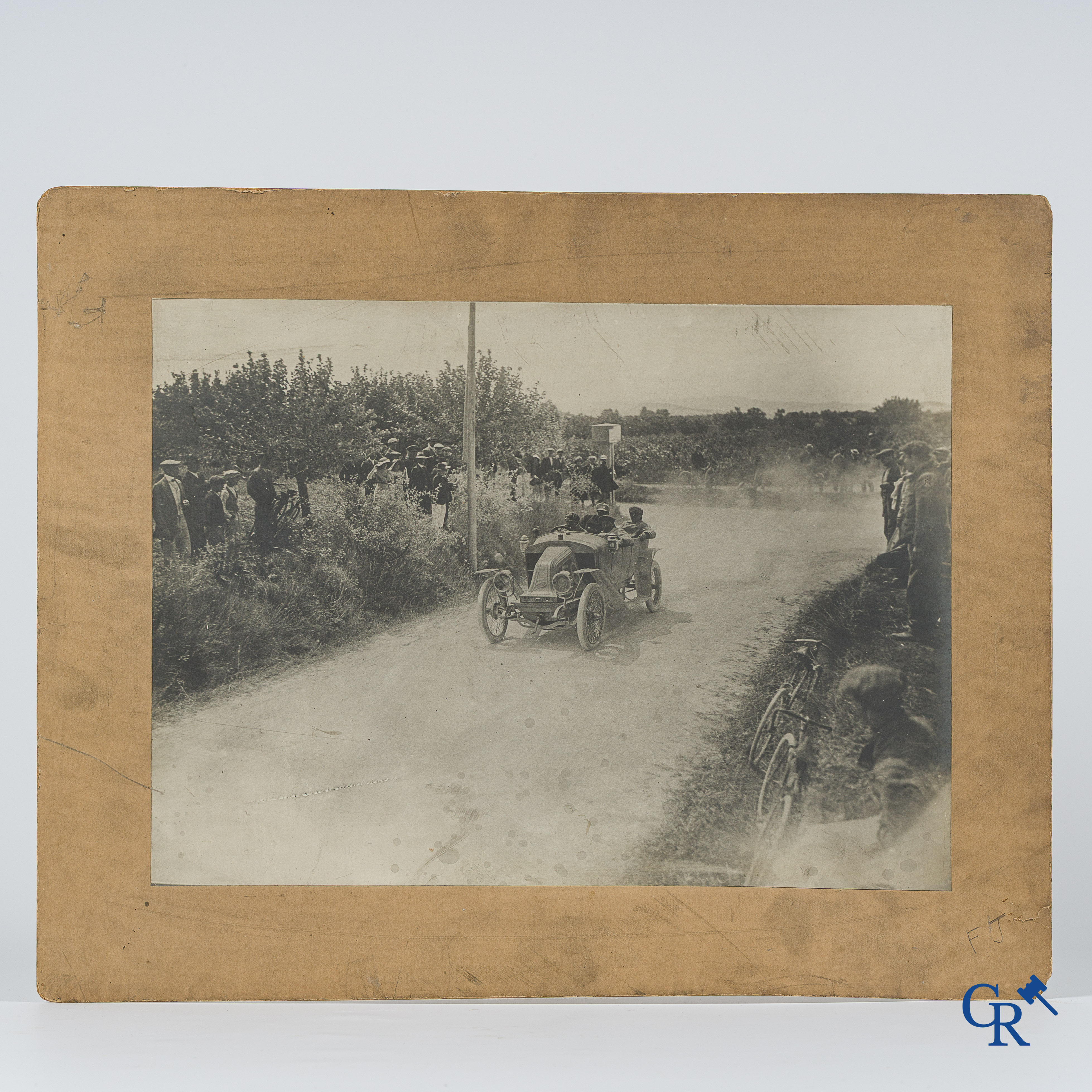 Automobilia. Fotografie. Uitzonderlijk grote foto van de autorace "de beklimming van de Mont Ventoux." Begin 1900.
