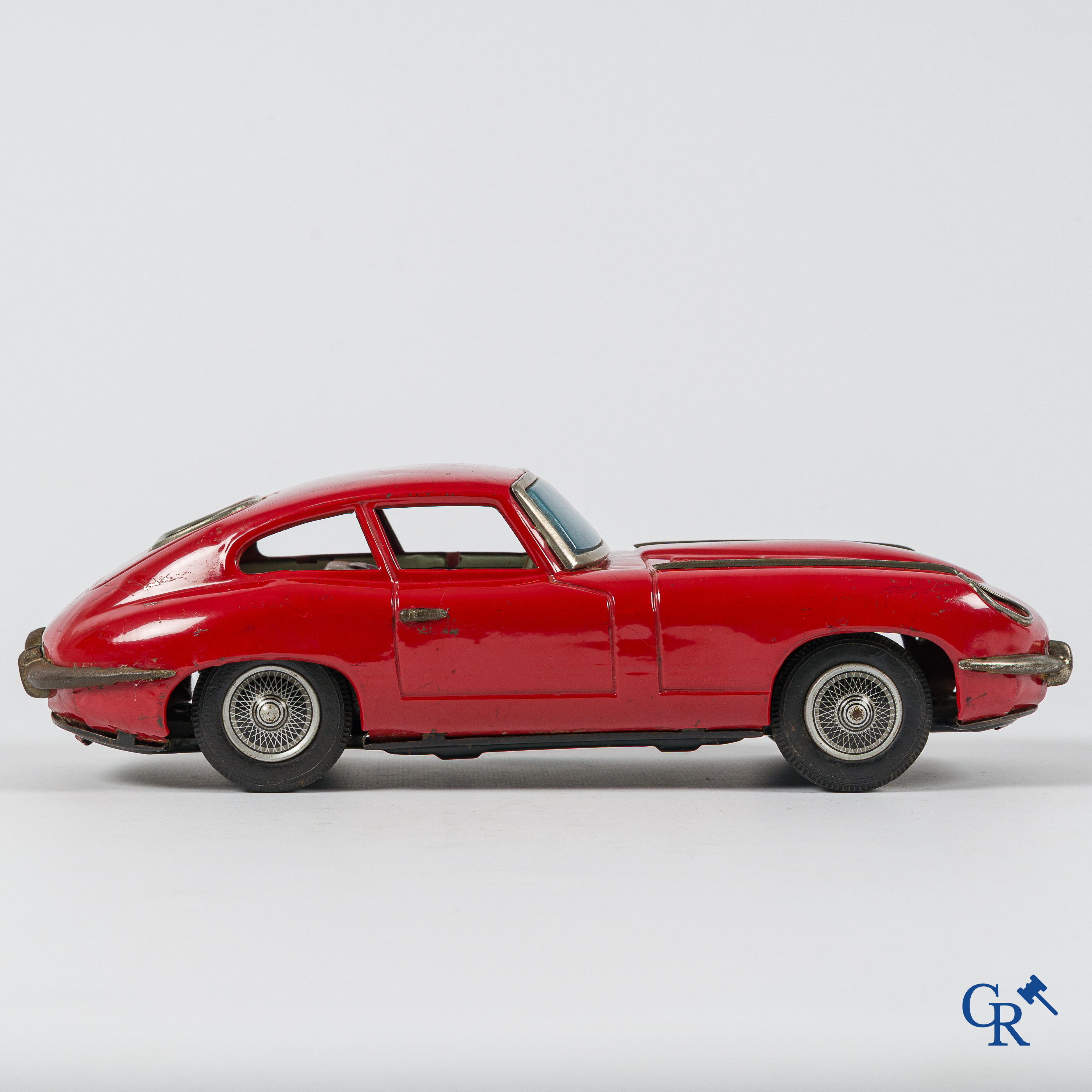 Nomura Toys, TN, made in Japan, Jaguar E-Type in blik met frictie aandrijving. Jaren '60.