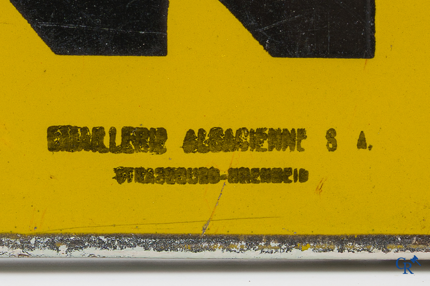 Automobilia. Shell, 3 emaille borden voor het aangeven van de afstand tot een benzinepomp. Jaren '20-'30.