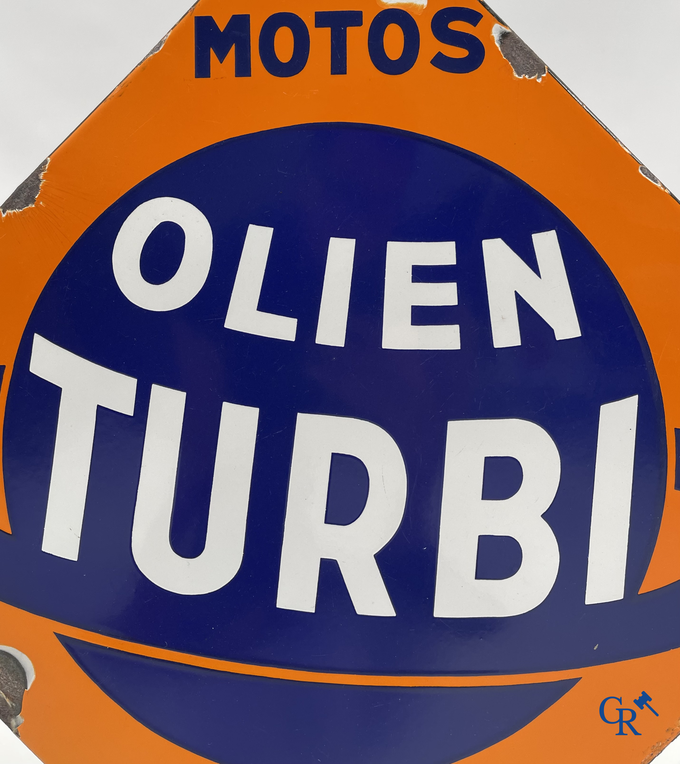 Oliën Turbi. Emaille reclamebord voor motor- en auto olie van het merk Turbi. '40-er jaren.