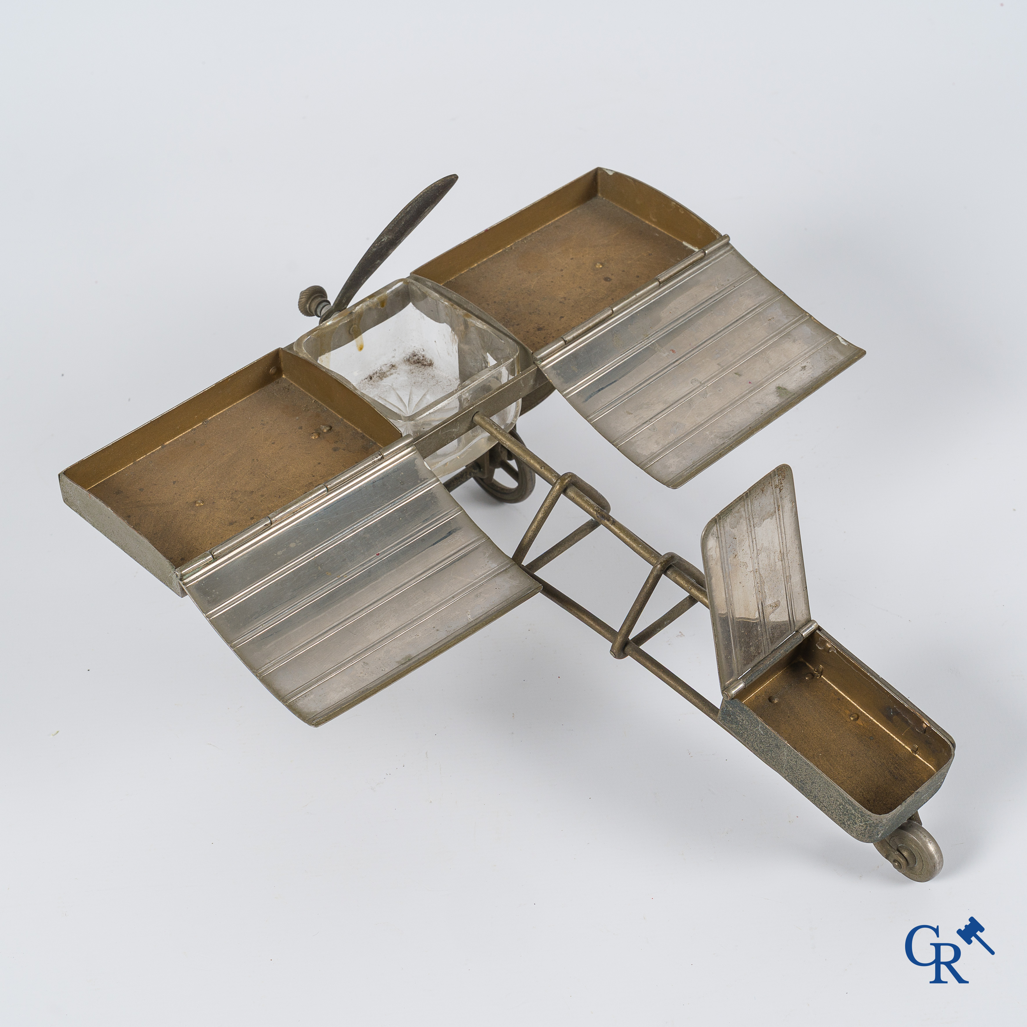 Aéronautica. Monoplane, type Blériot XI. Rokersset met pyrogène. Koper, messing en kristal. Frankrijk, circa 1910-1920.
