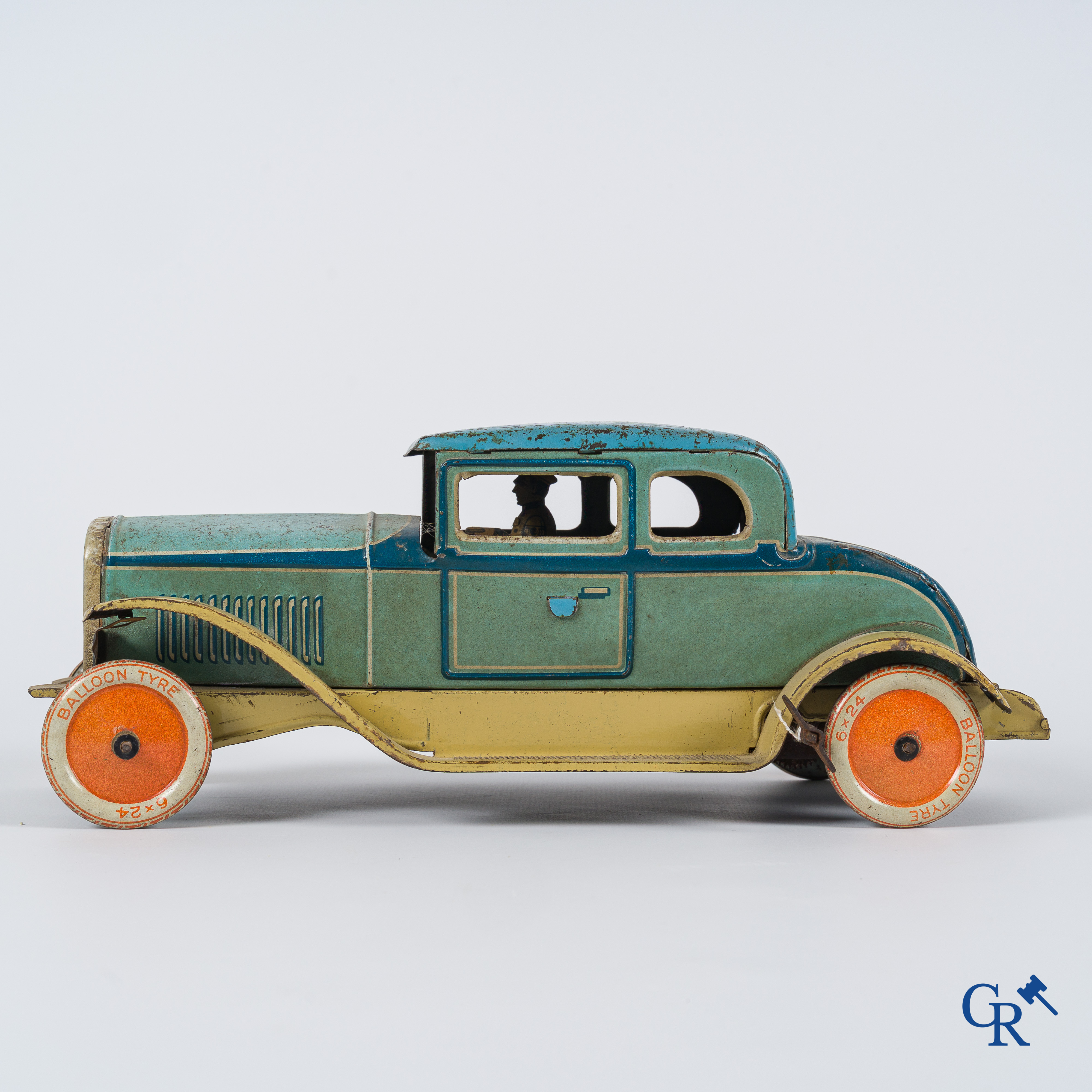 Oud speelgoed. Tipp & Co., Tippco. Duitsland. Coupé in metaal met opwindmechanisme. Jaren '30.