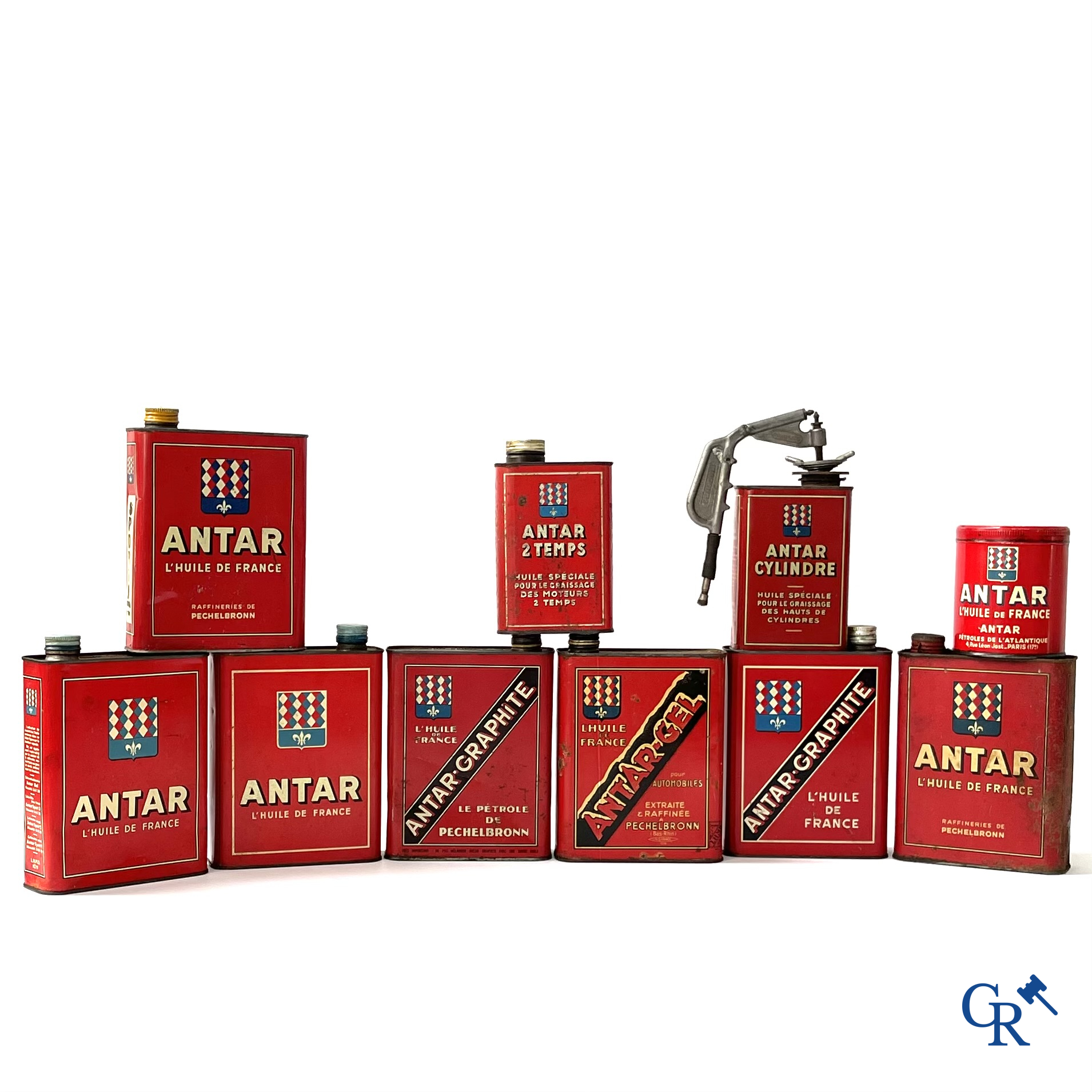Automobilia. Antar. Lot olieblikken waaronder een zeldzame Antar-Gel pour automobiles blik. Jaren '40-'50-'60.