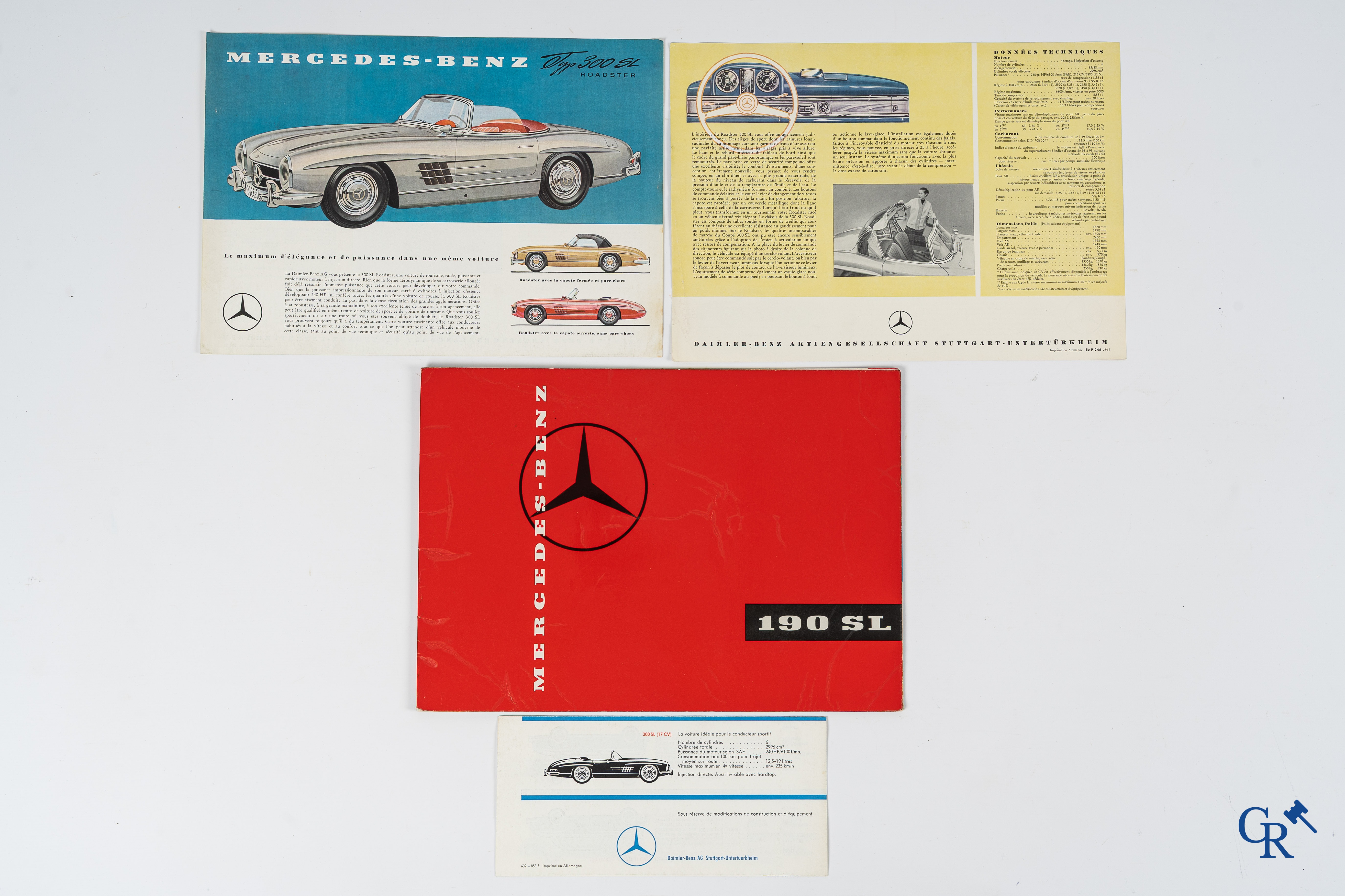 Automobilia. Mercedes Benz. Originele luxe publiciteitsfolder voor de 190SL Roadster en flyers voor de 300SL.