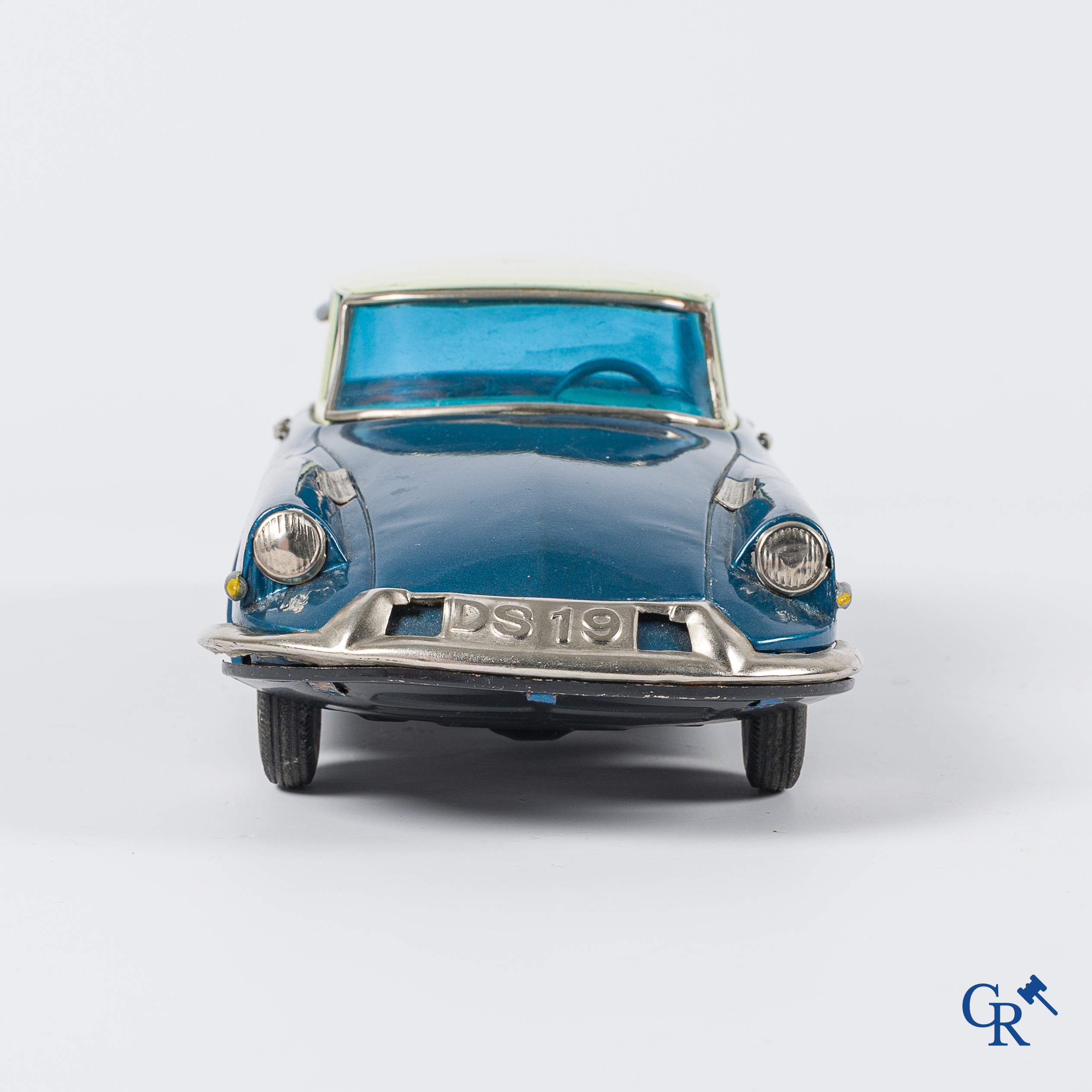 Oud speelgoed. Bandaï Japan, Citroen DS-19 modelauto in beschilderd blik. Jaren '60.