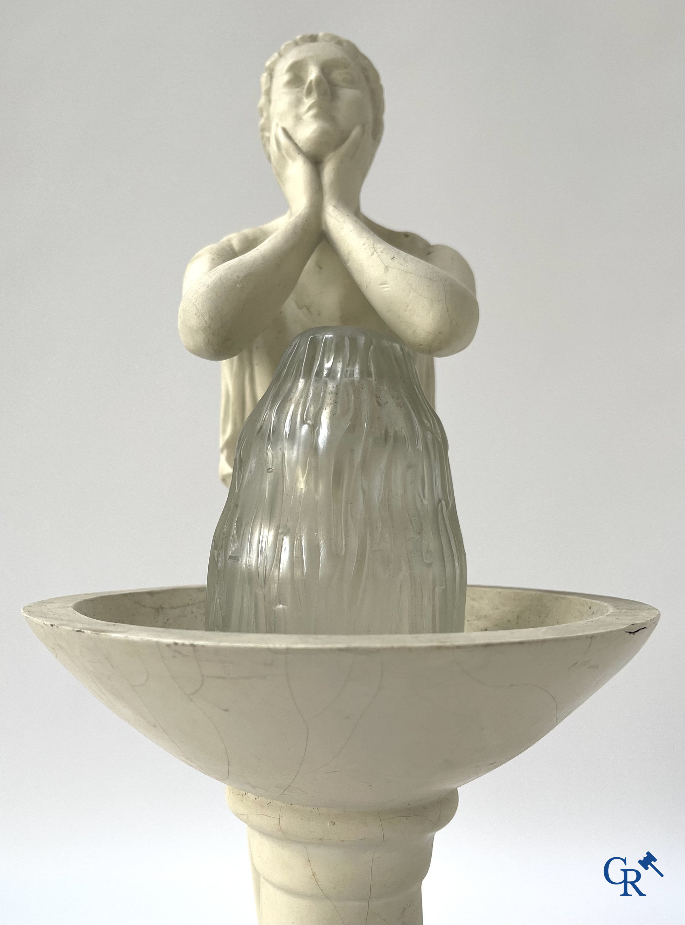 Vichy, Source de beauté. Lamp in papier-maché opgelegd met gepatineerd plaaster. Vroege uitvoering circa 1930-40.