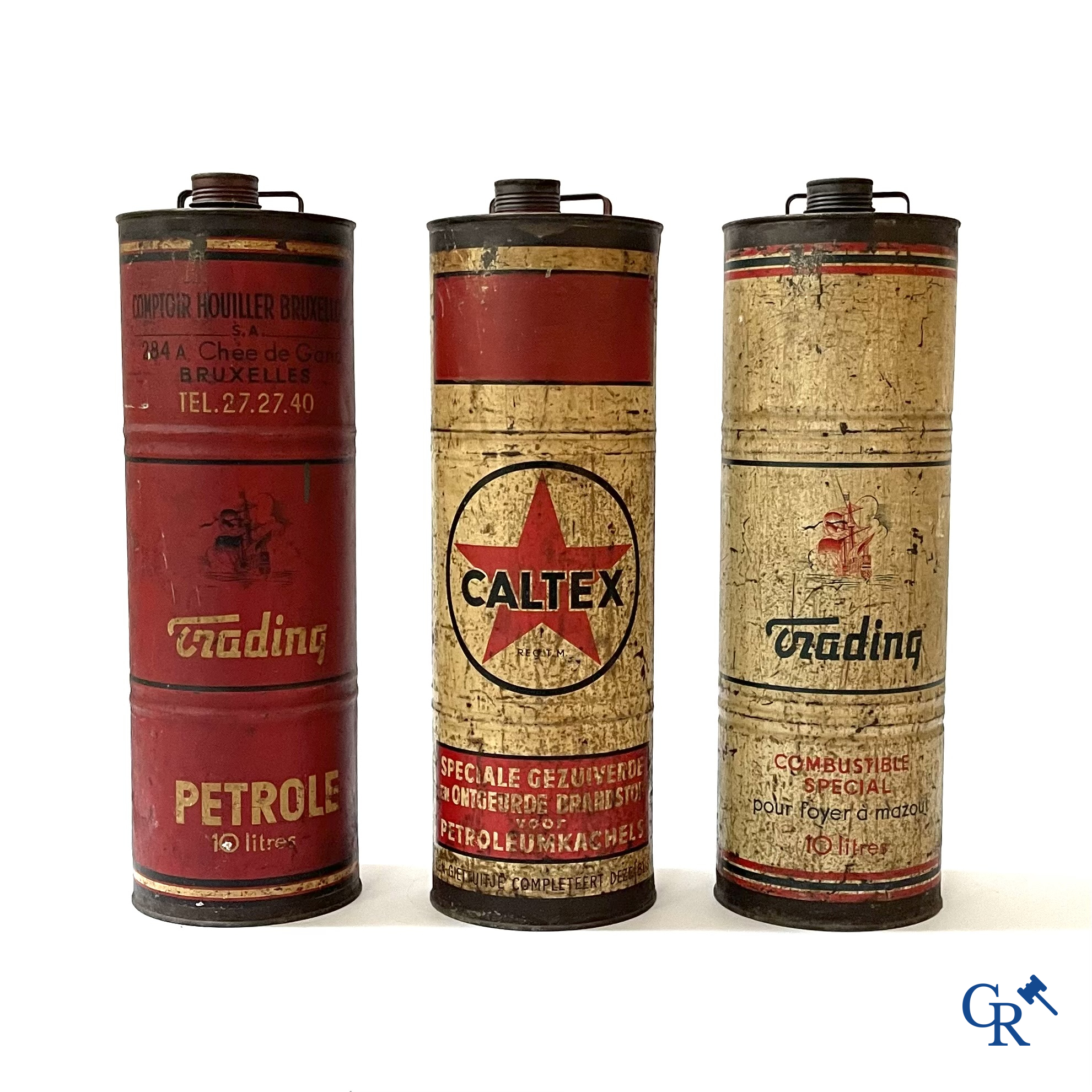 3 Grote olieblikken, 10 Liter, voor Caltex en Trading oil, Comptoir Houiller Bruxellois. Jaren '40.