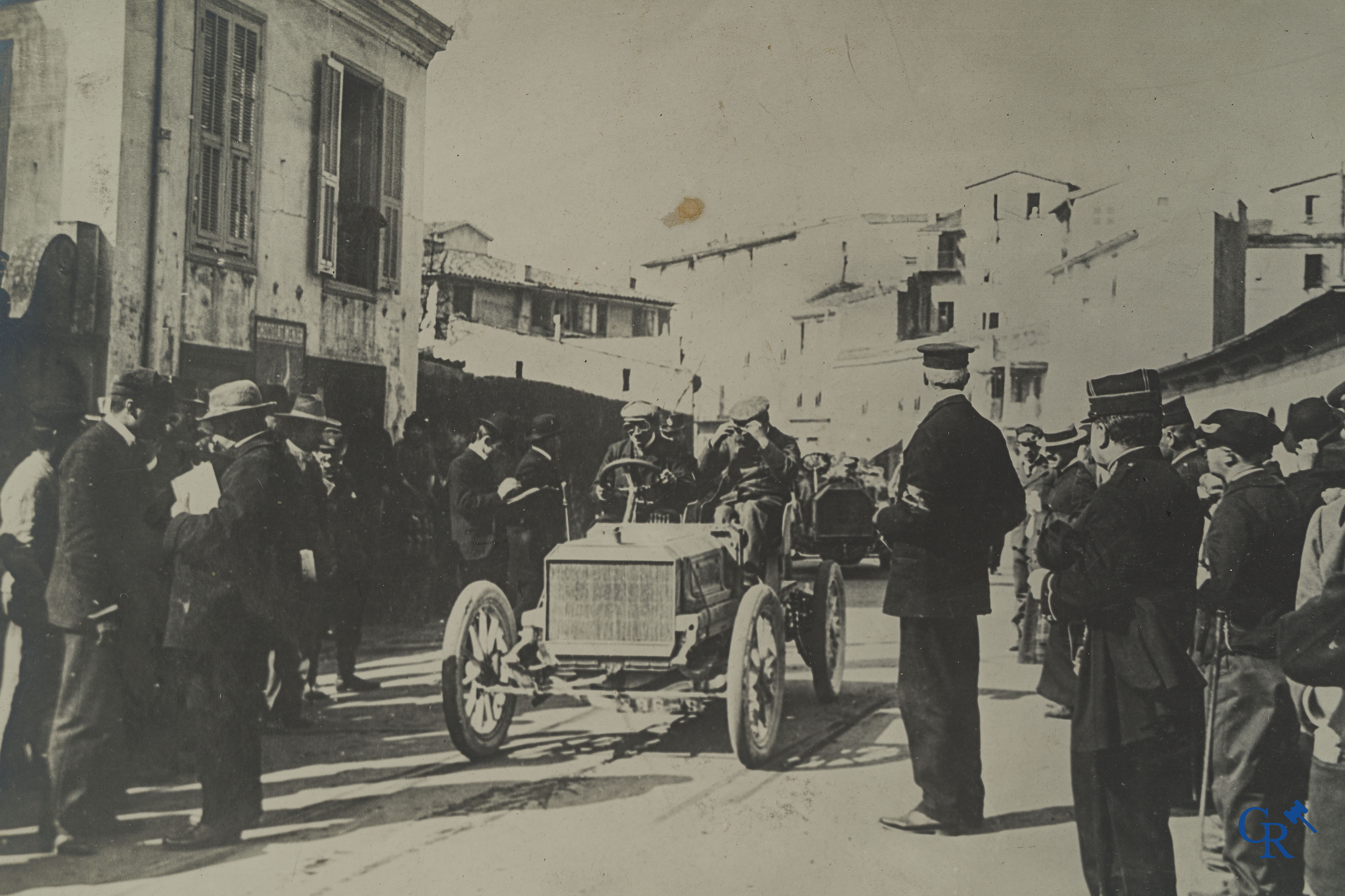 Automobilia. Fotografie, Uitzonderlijk grote foto, de start van de autorace Nice-La Turbie op 1 april 1903. Begin 1900.