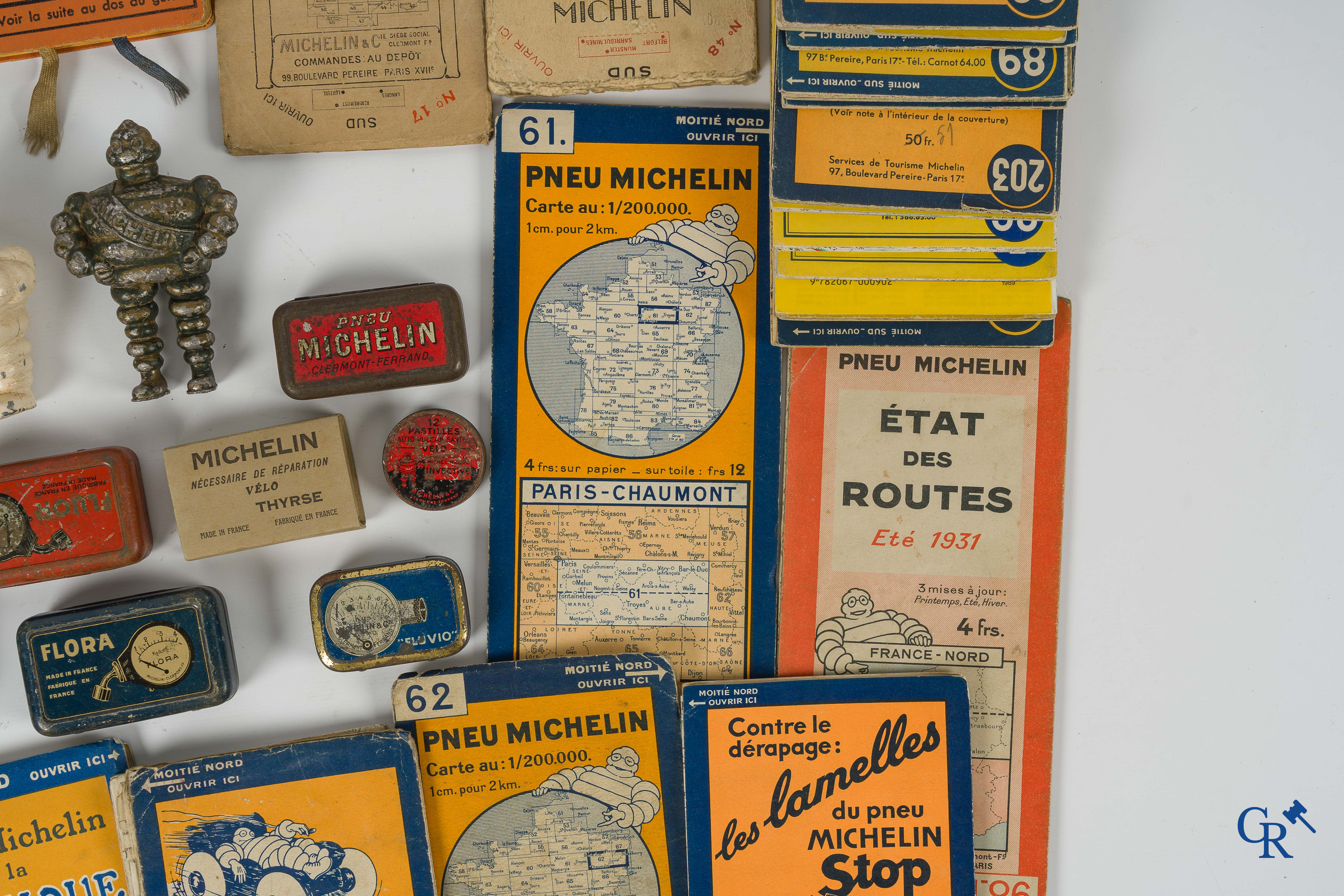 Michelin. Automobilia. Interessant lot met Michelin objecten. Jaren 1920-1930 en later.
