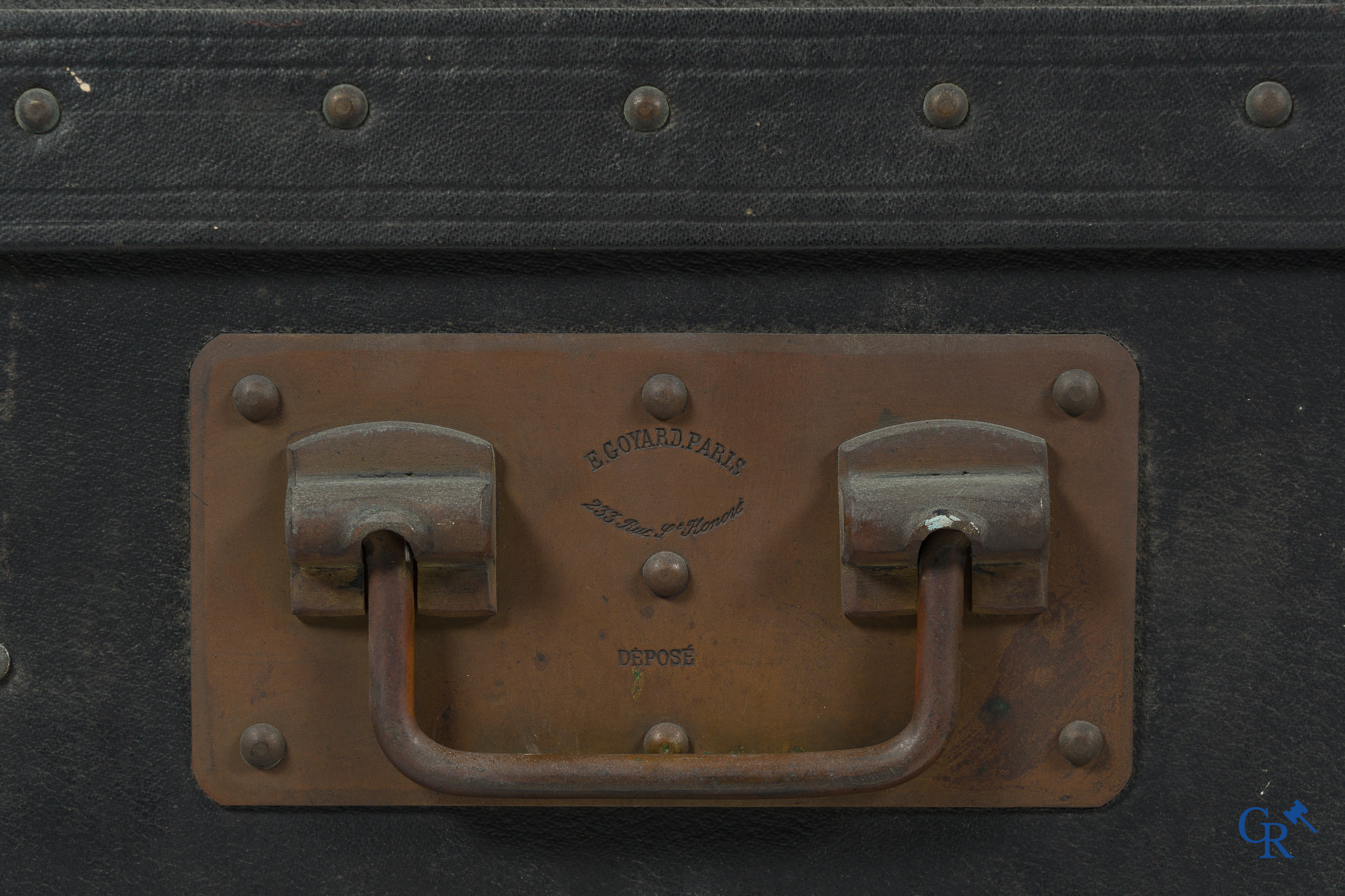 Malles Goyard, 233 Rue Saint Honoré, Paris. 2 Autokoffers in zwart leder. Circa 1930.