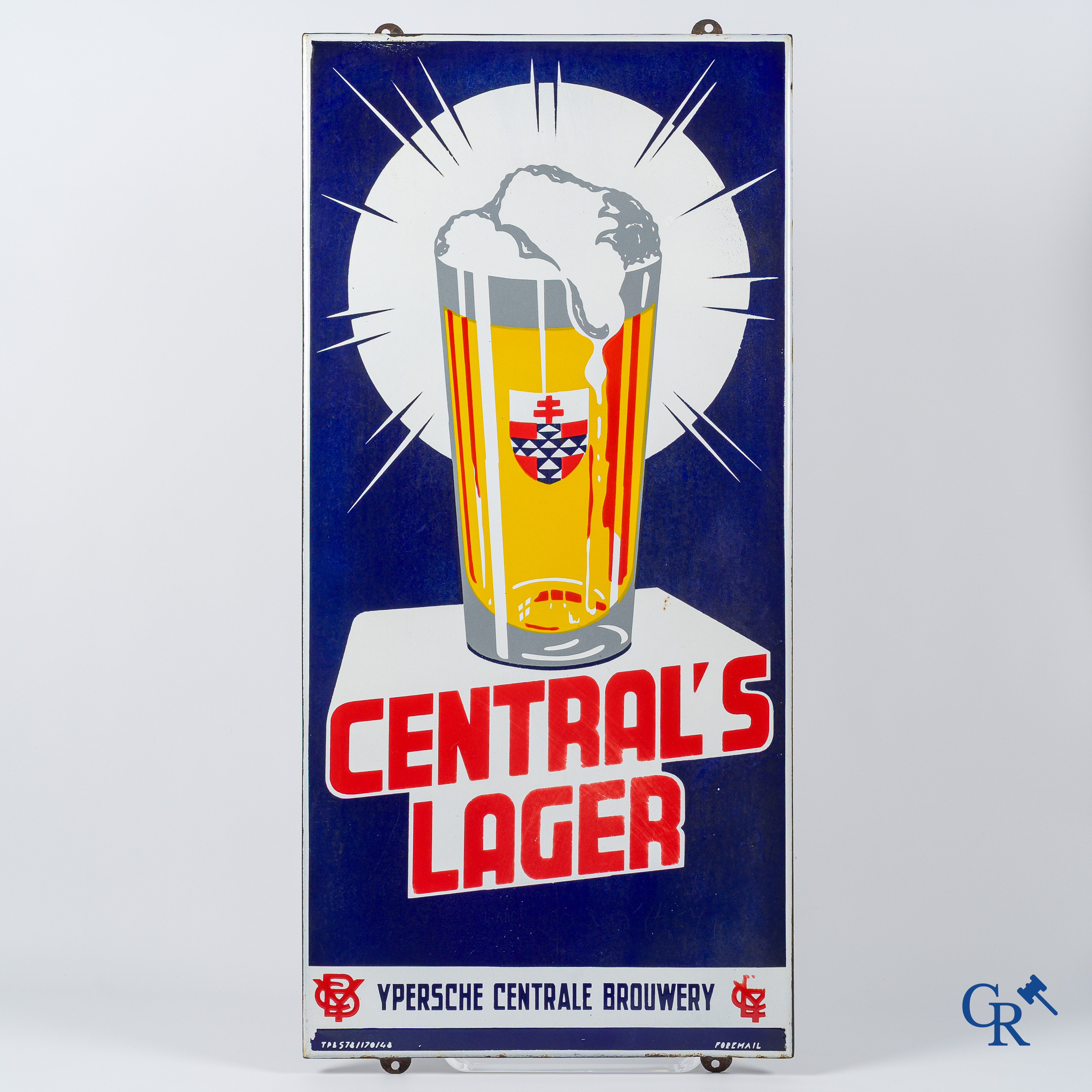 Central's Lager. Emaille reclamebord voor de bieren van de Ypersche Centrale Brouwery. Foremail TPB 578/170/48.