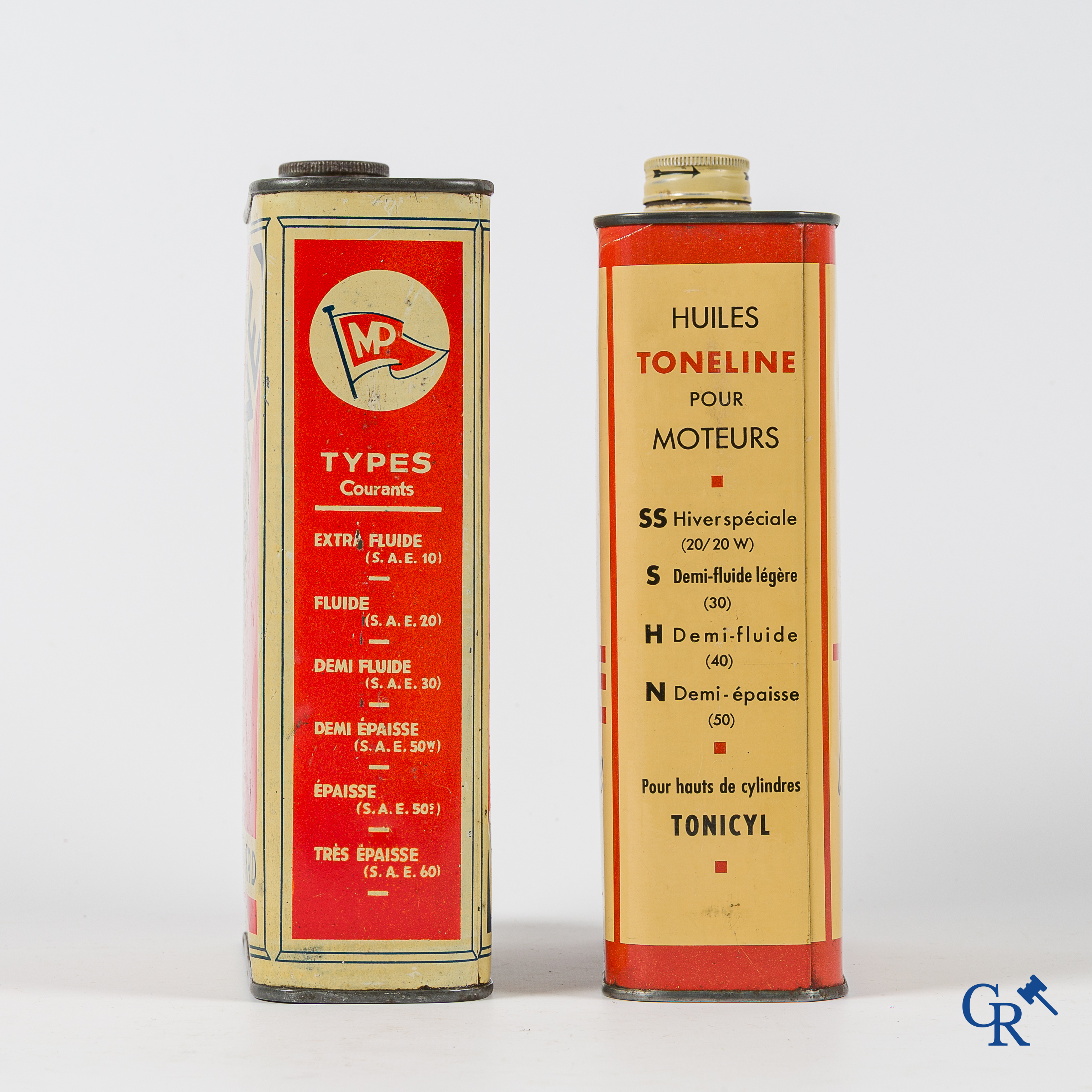 Automobilia. 2 olieblikken. Toneline en een zeldzaam olieblik Carterine. Circa 1940-1950.