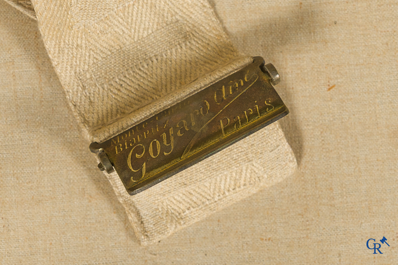 Malles Goyard, 233 Rue Saint Honoré, Paris. 2 Autokoffers in zwart leder. Circa 1930.