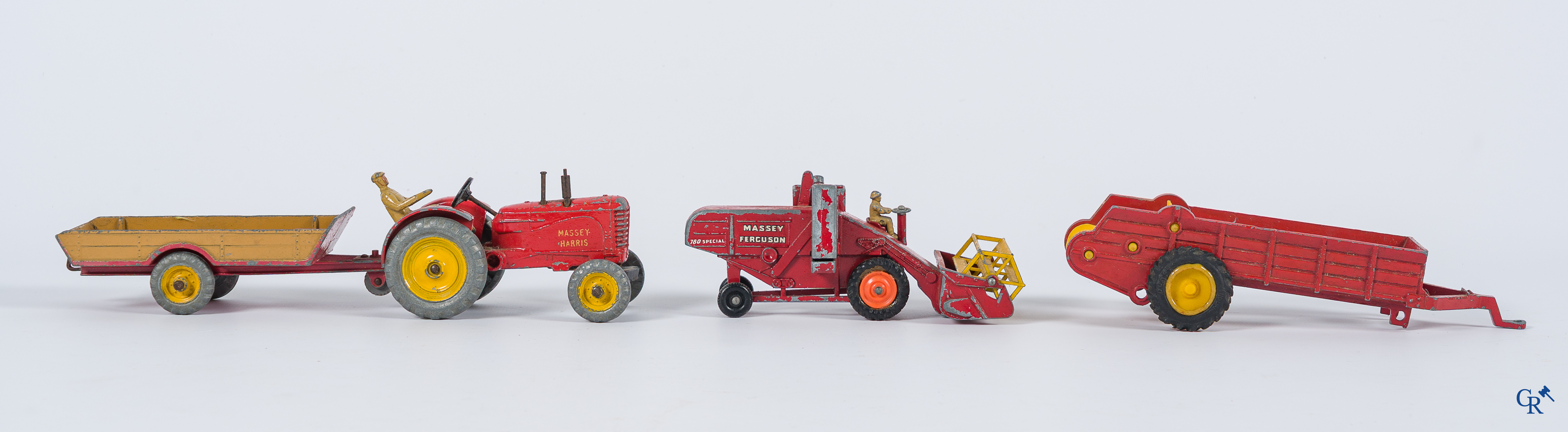 Oud speelgoed. Lot met landbouwvoertuigen. Dinky Toys, Meccano, Lesney enz. (6 stuks)
