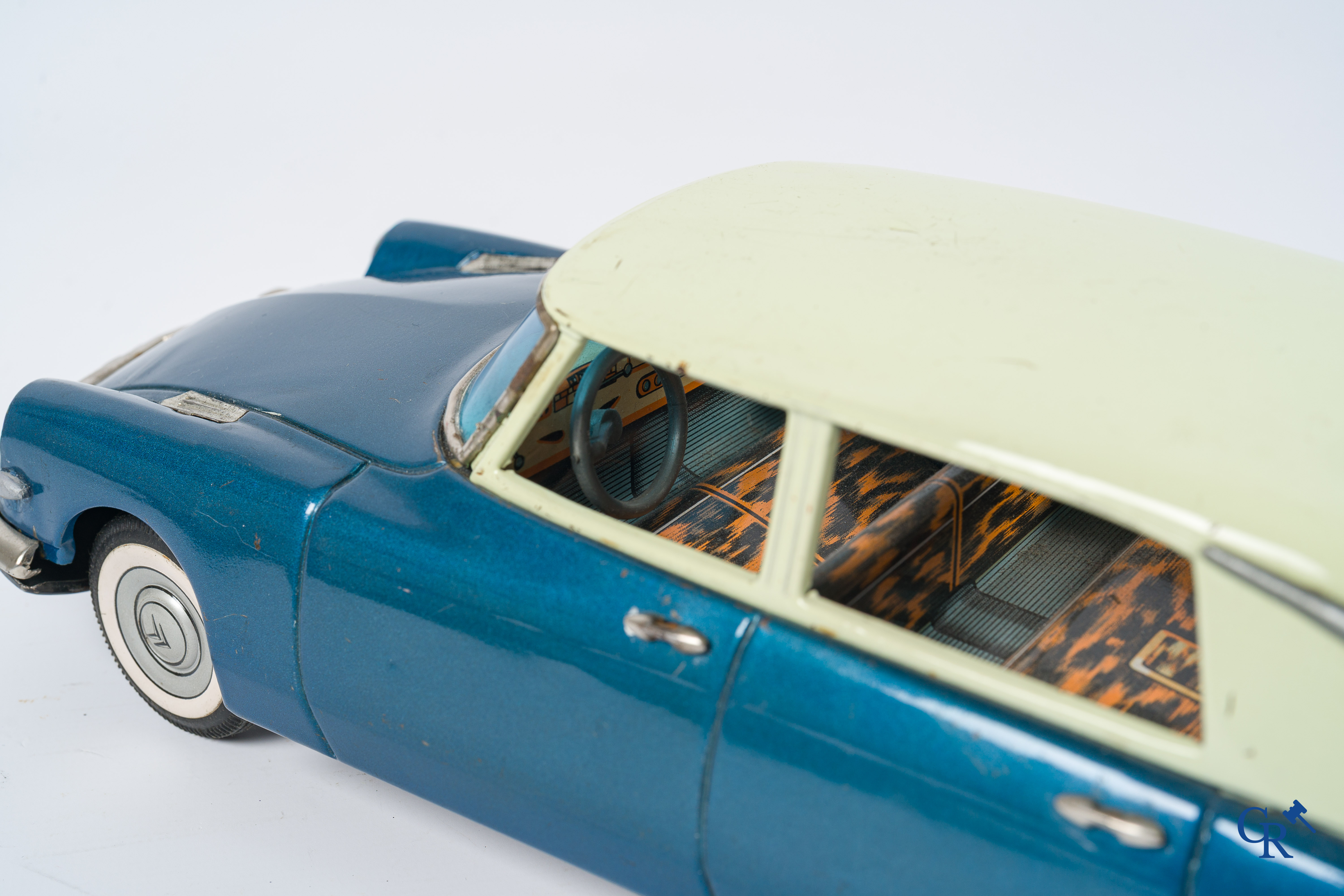 Oud speelgoed. Bandaï Japan, Citroen DS-19 modelauto in beschilderd blik. Jaren '60.