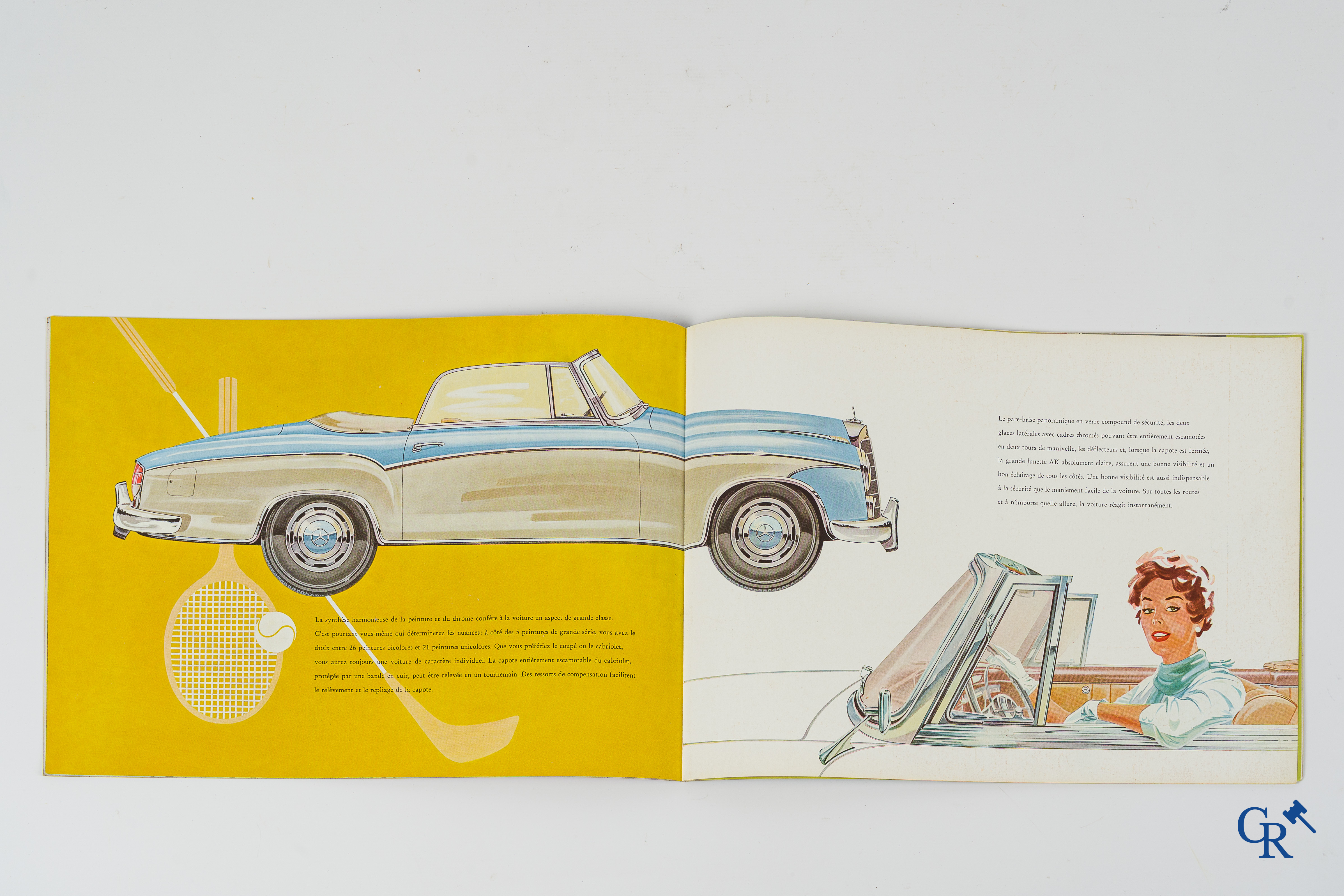 Automobilia. Mercedes Benz. Lot met 5 luxe catalogen of publiciteitsfolders voor diverse modellen.