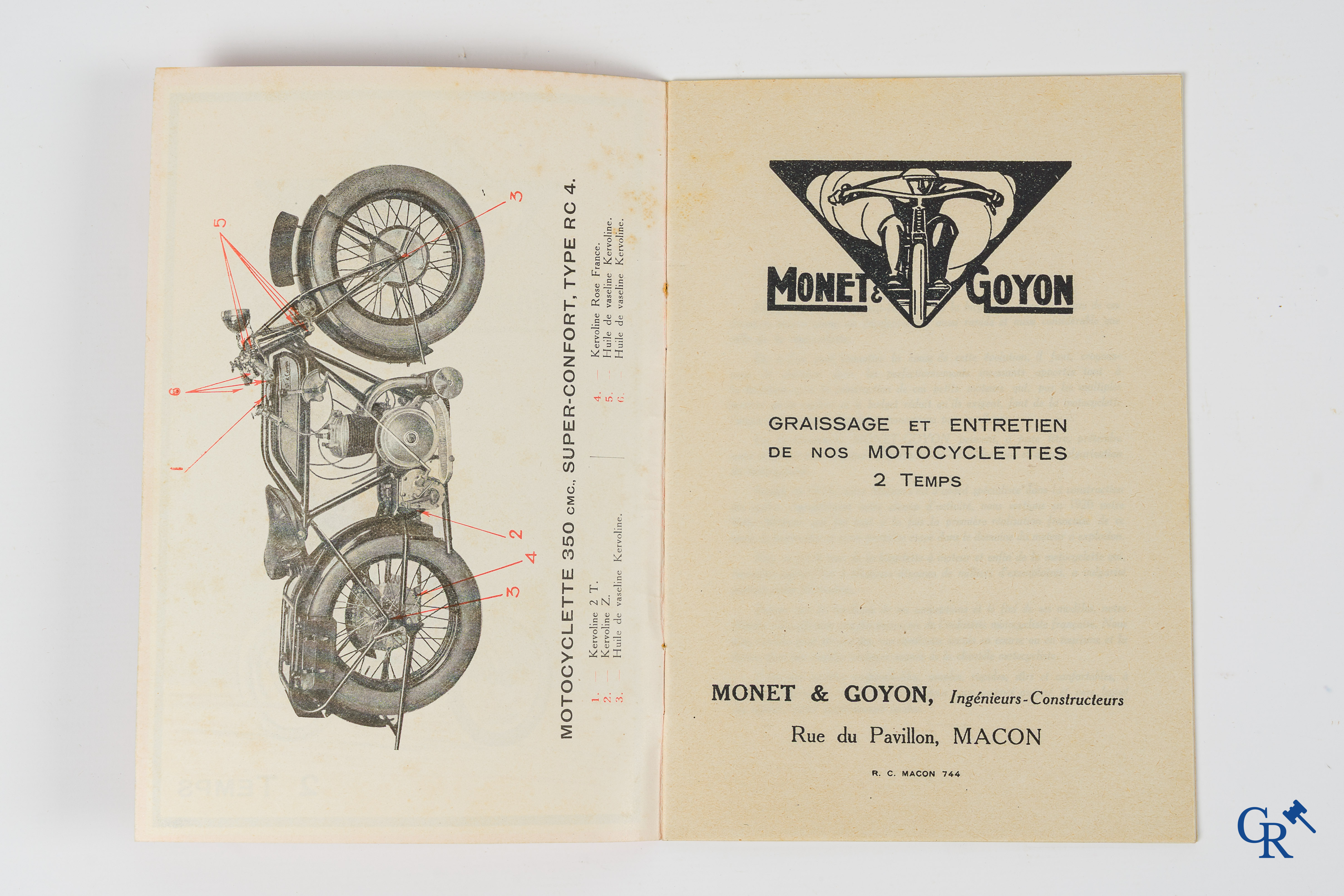 Monet & Goyon. Originele smeer- en onderhoudsboek voor 2-takt motorfietsen en een flyer voor de Super Sport.
