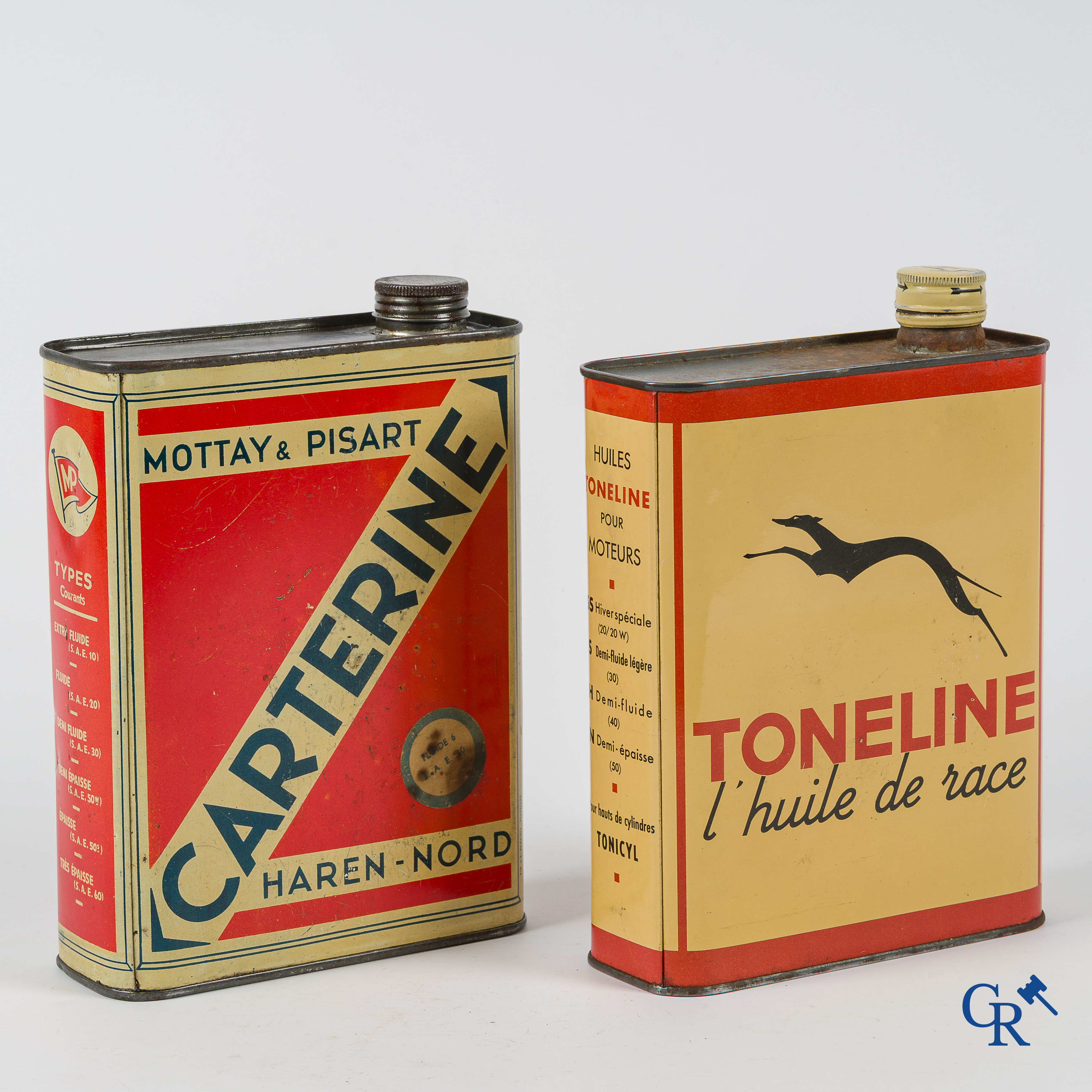 Automobilia. 2 olieblikken. Toneline en een zeldzaam olieblik Carterine. Circa 1940-1950.