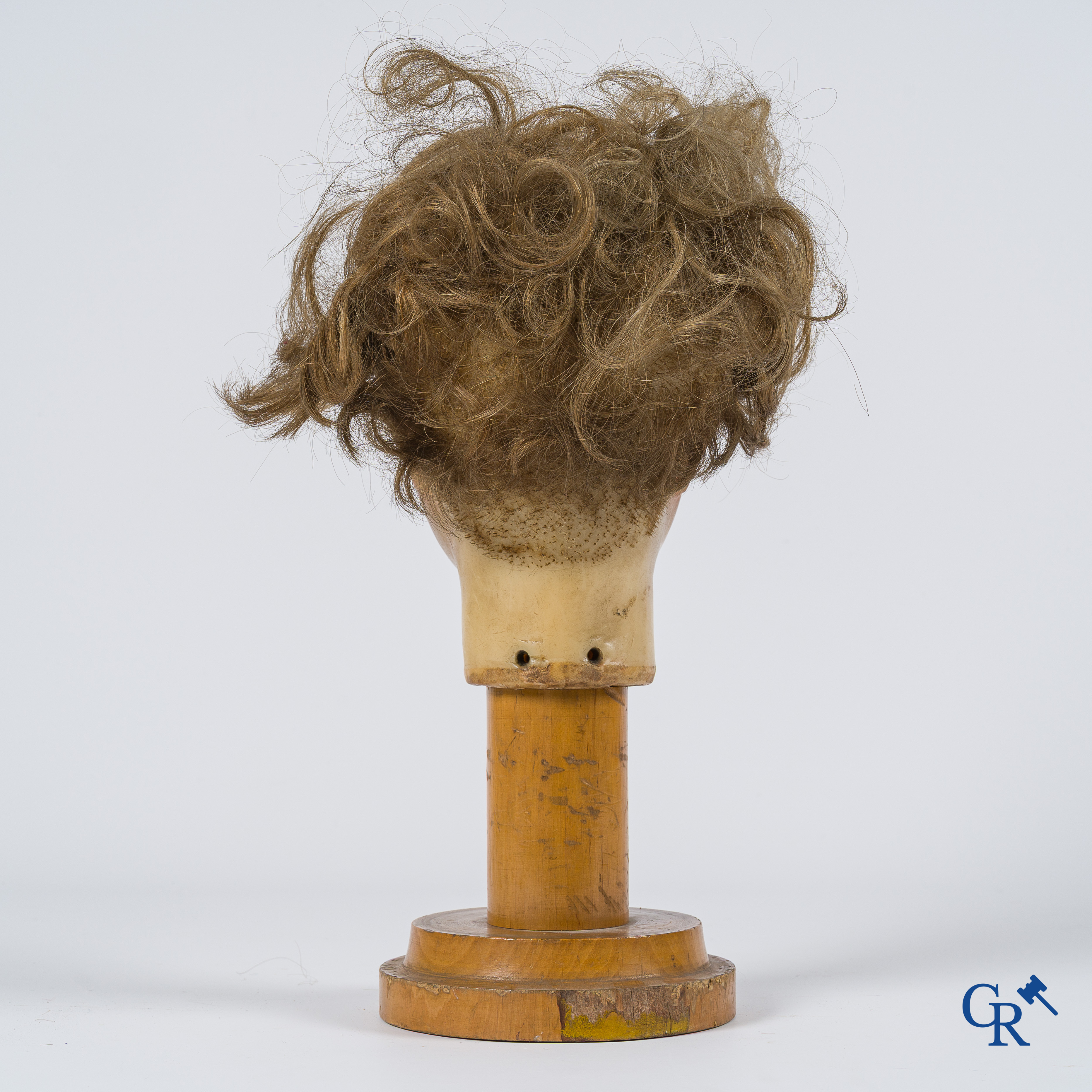 Hoofd in was met glazen ogen voor een kindermannequin. Hoogstwaarschijnlijk Pierre Imans. Circa 1900.
