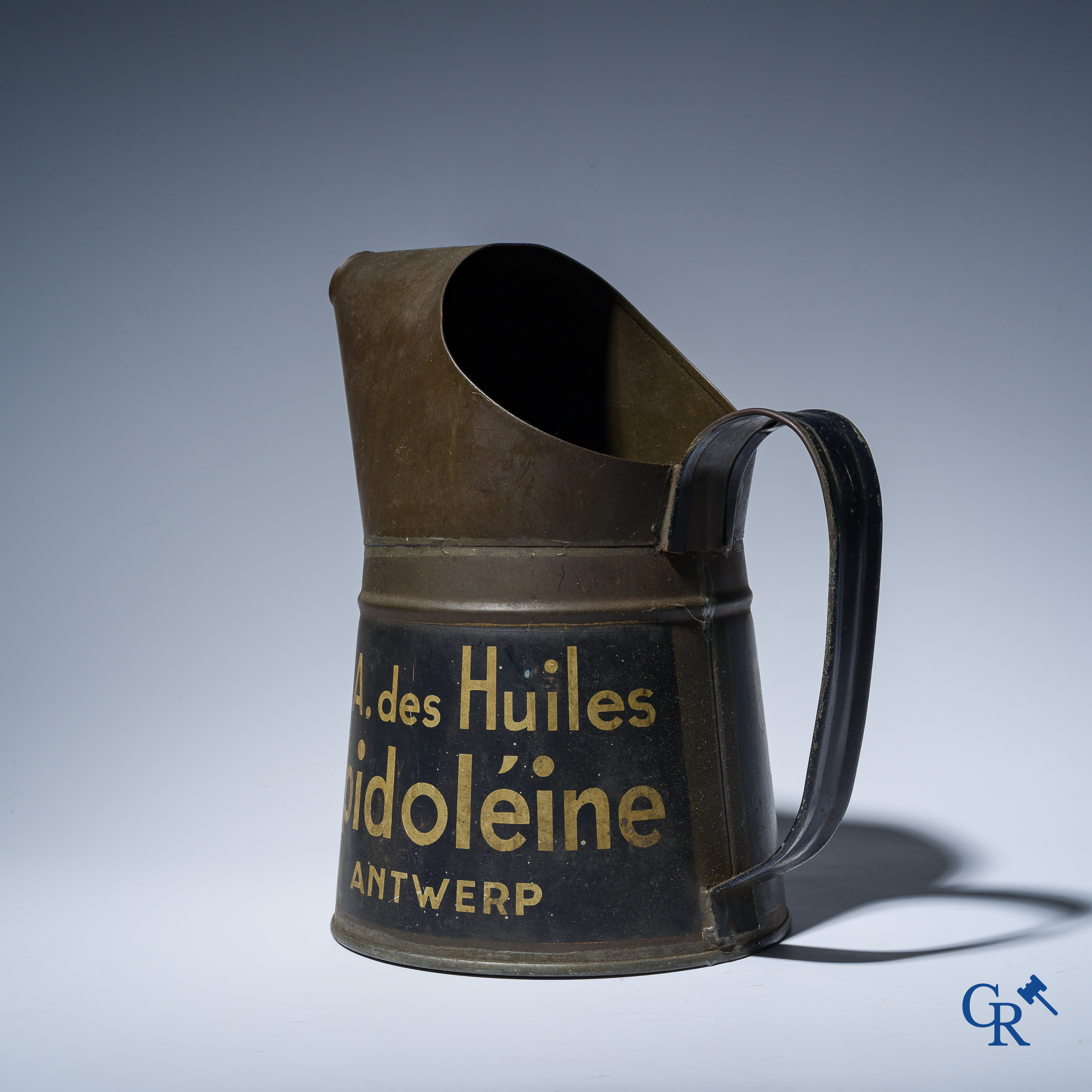 Gulf. Goedbewaarde oliekan of schenkkan voor de S.A. des Huiles Spidoleine Antwerpen. Jaren '20-'30.